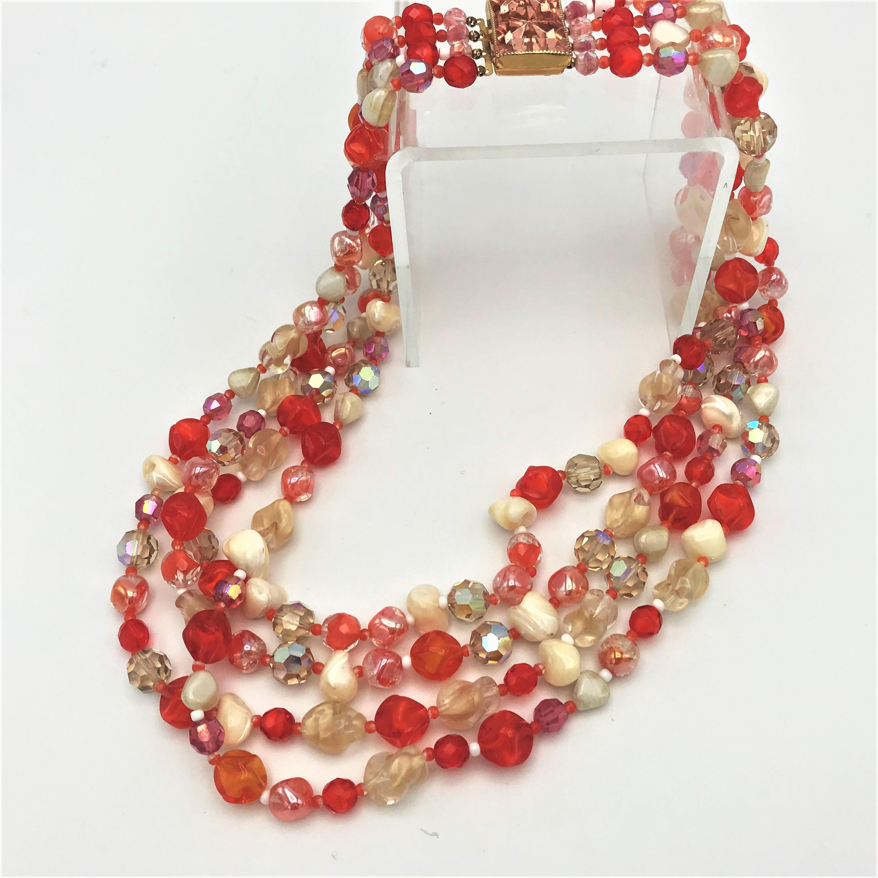 Artisan Hattie Carnegie Collier à 4 rangées de différentes pierres  perles et couleurs différentes, années 1950 en vente