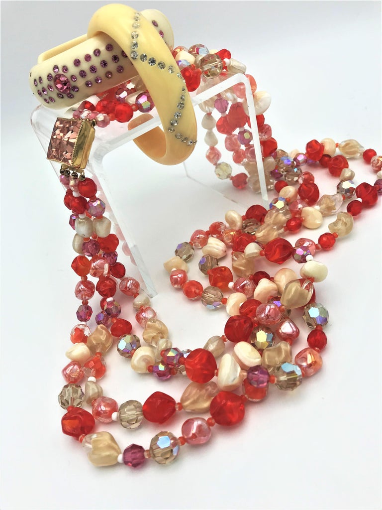 Collier Fantaisie Perles Et Fleurs Tissu - 4 Rangées, Occasion Très Bon état