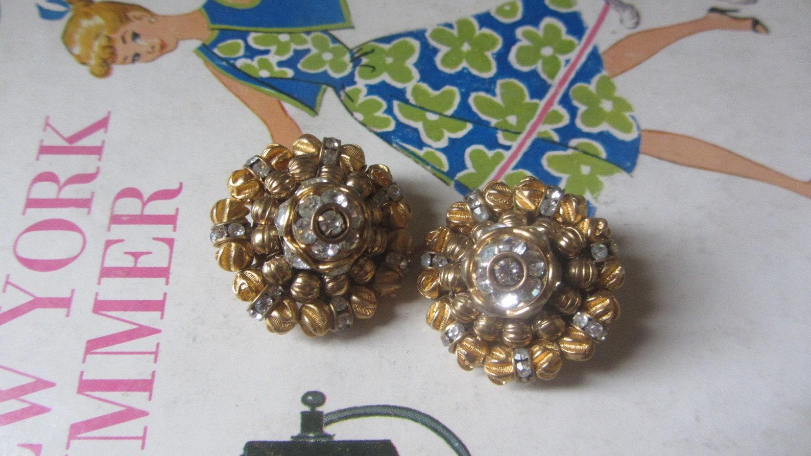 Hattie Carnegie Earrings, Circa 1950s In Excellent Condition For Sale In Brooklyn, NY