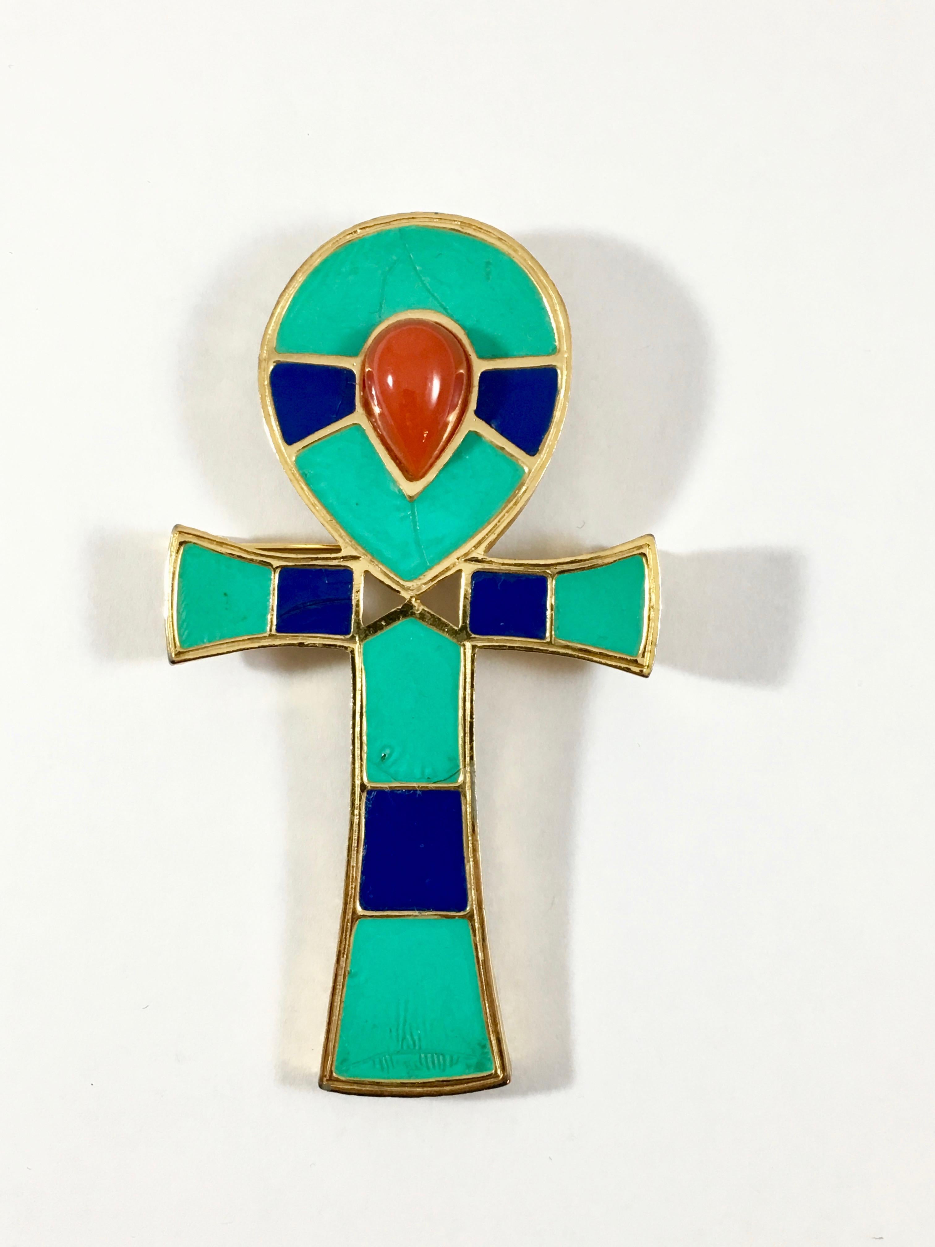 This is a fabulous 1960s Hattie Carnegie Egyptian Ankh brooch which can also be worn as a pendant. An ankh was the ancient Egyptian hieroglyphic character that symbolized 