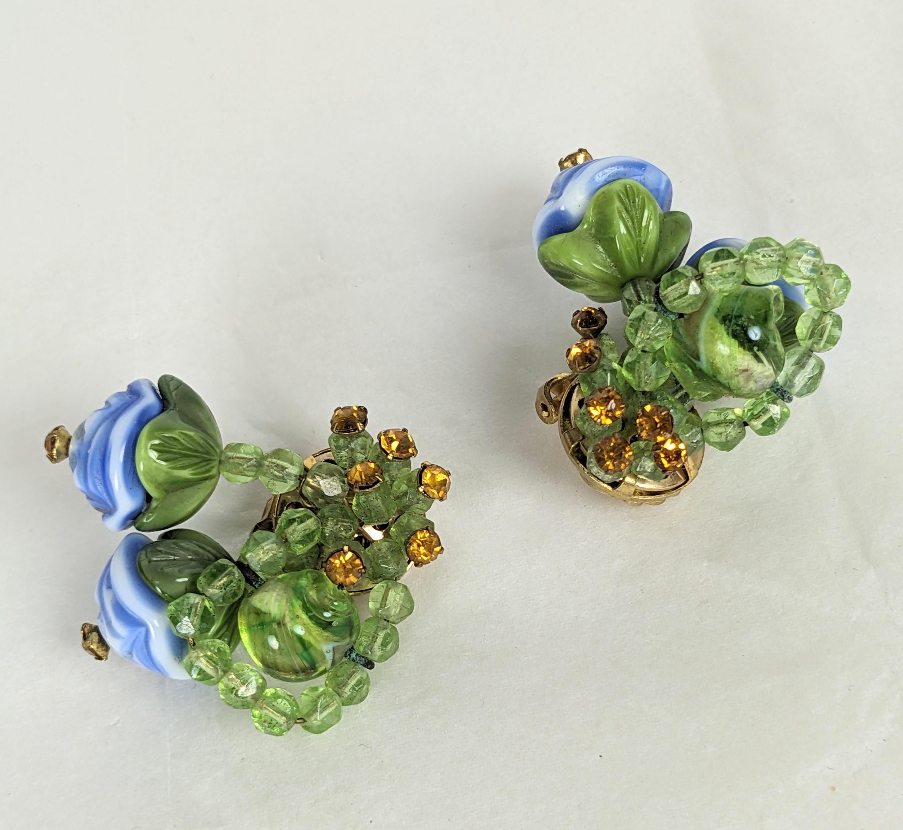 Pendientes en forma de flor de cristal artístico Hattie Carnegie Gripoix en venta 1