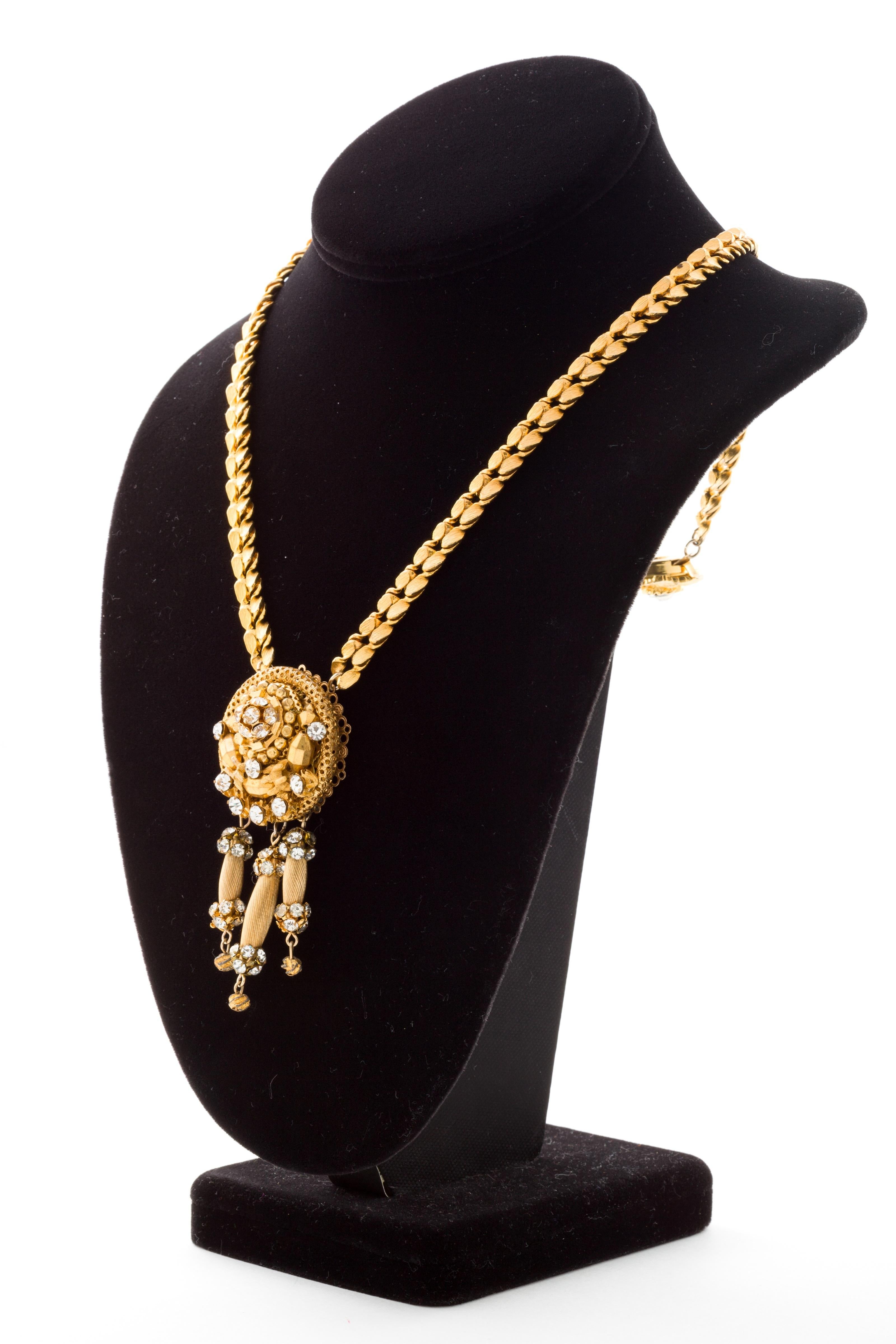 Hattie Carnegie Necklace & Earrings in Gilt Metal with Crystals For Sale 5