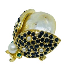 Hattie Carnegie signée or tonalité perle yeux émeraude abeille insecte broche