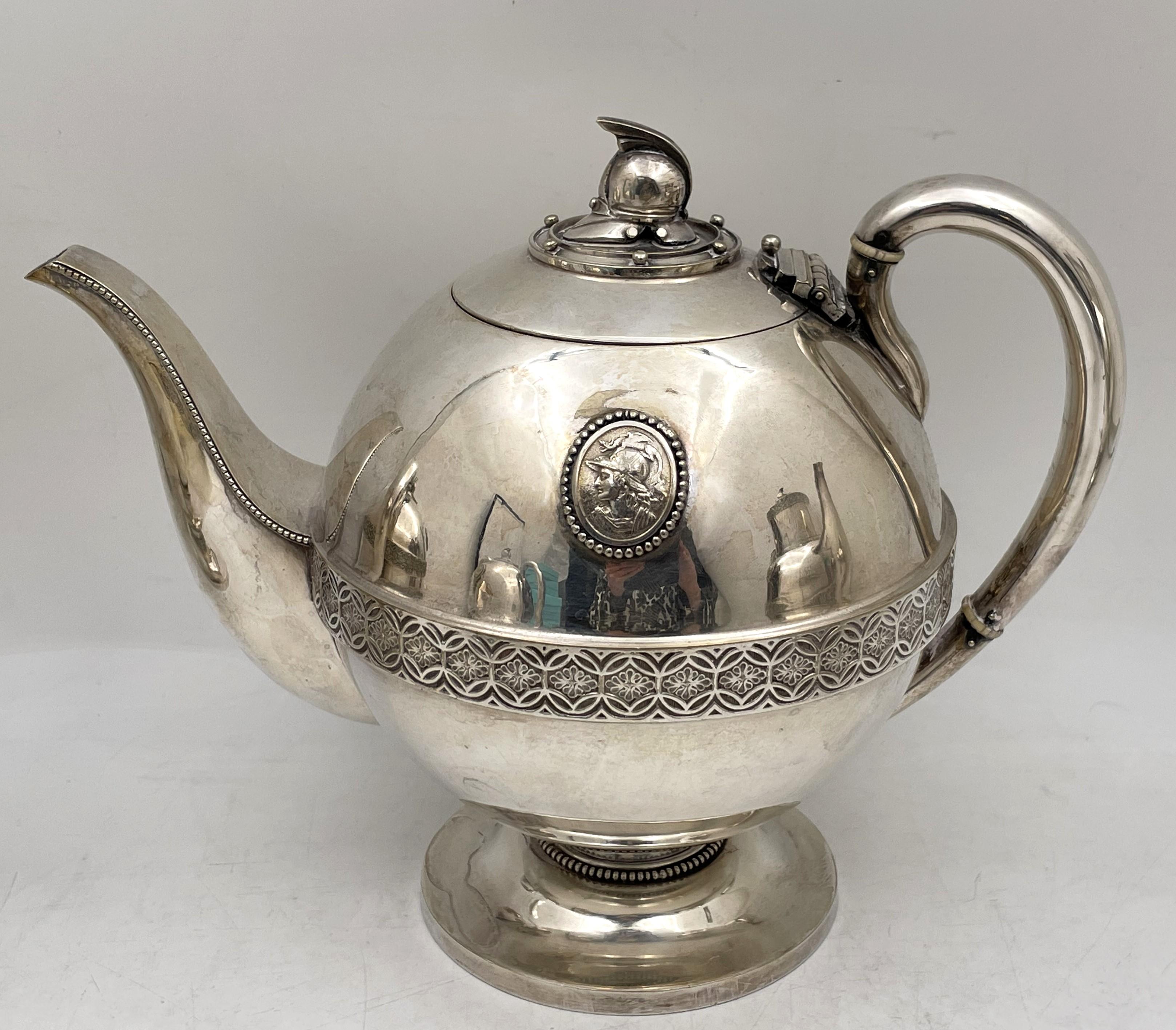 Haughwout & Co. A Silver Helmet Medallion 5 Pieces 19th Century Tea Coffee Set Bon état - En vente à New York, NY