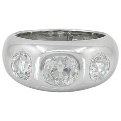 Haume Three-Stone Diamond Platinum Ring