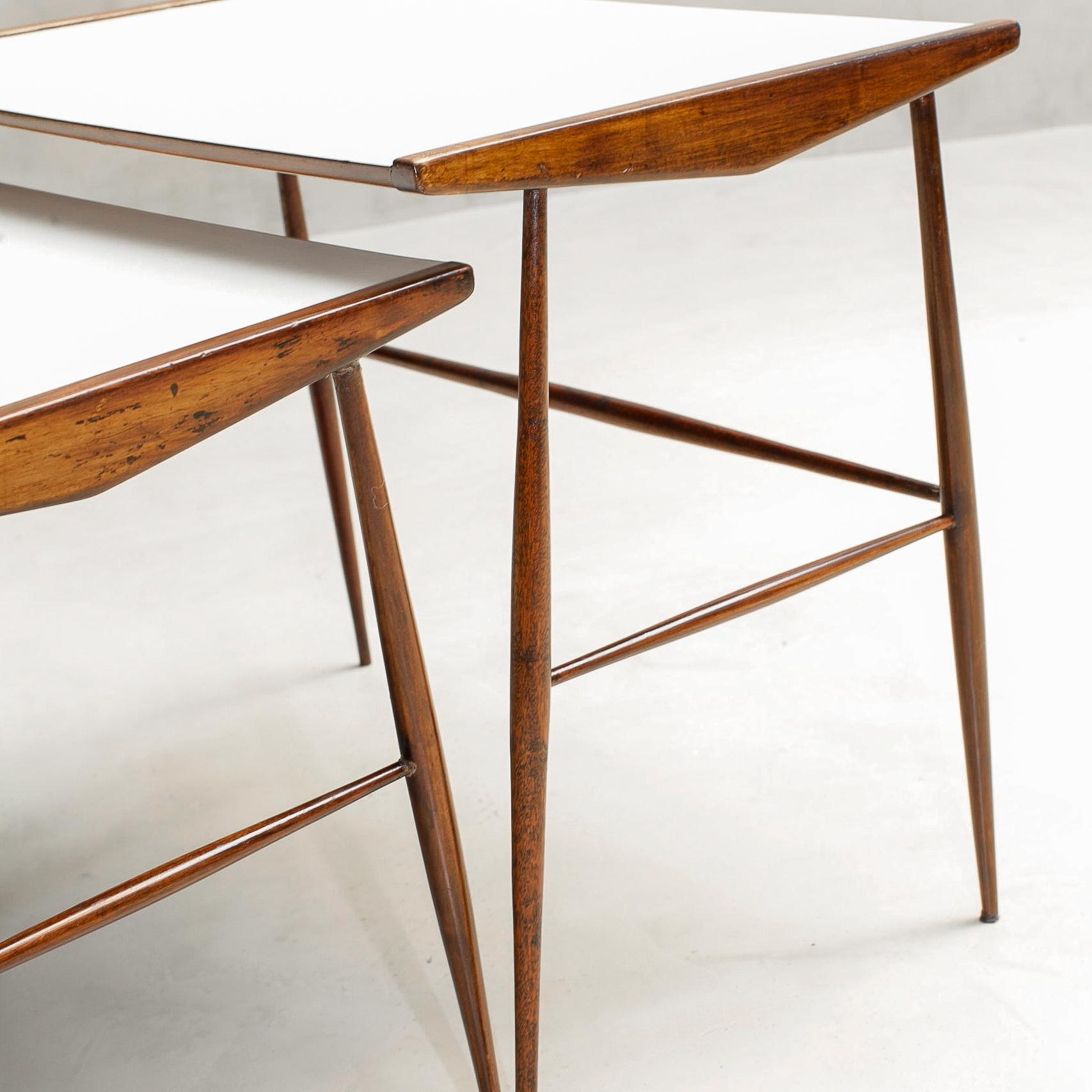 Mid-Century Modern Hauner & Eisler - Moveis Artesanal - Rare Pair of 1950s nest table in rosewood For Sale
