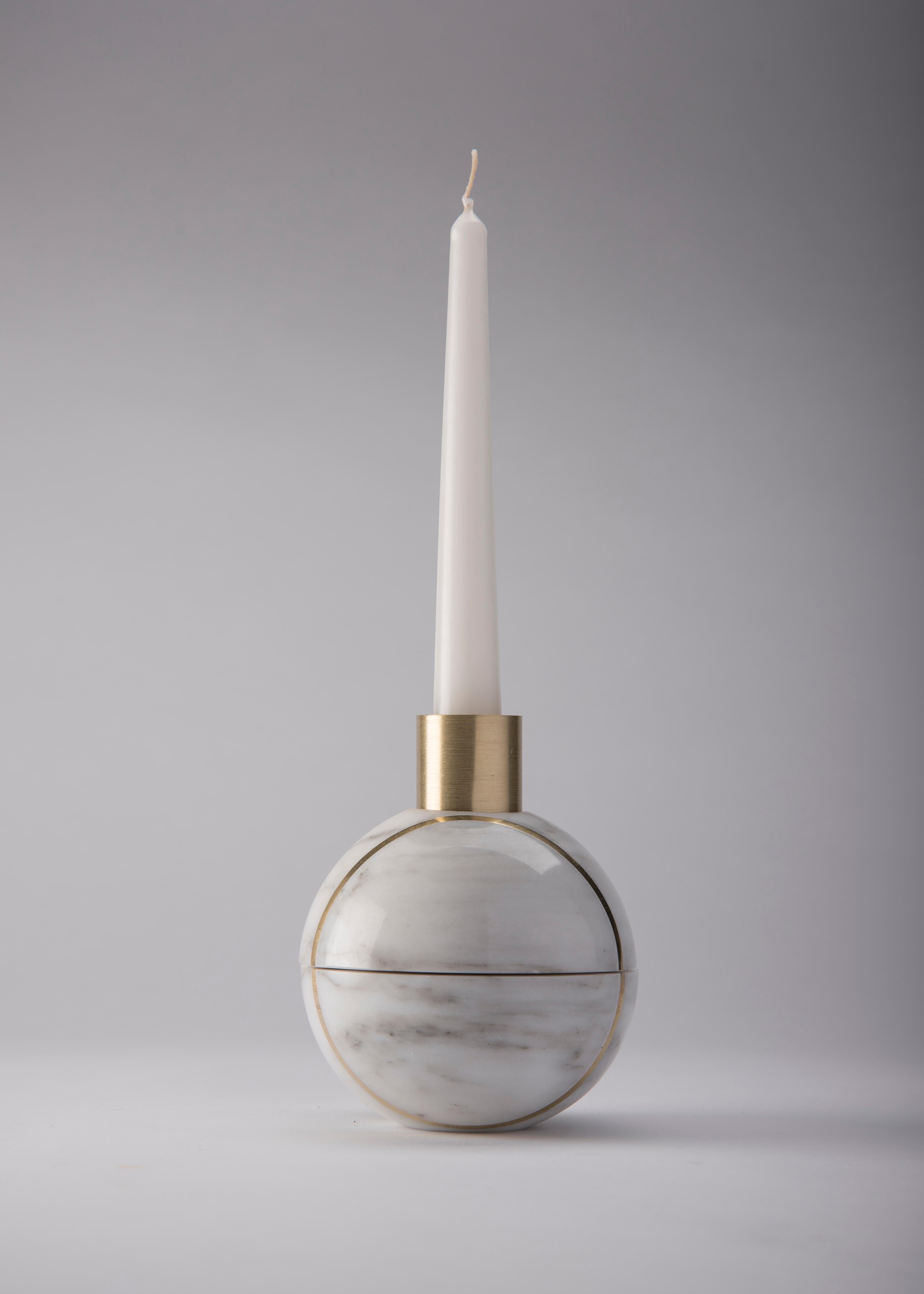 Hauri-Kerzenhalter, weißer Marmor (Minimalistisch) im Angebot