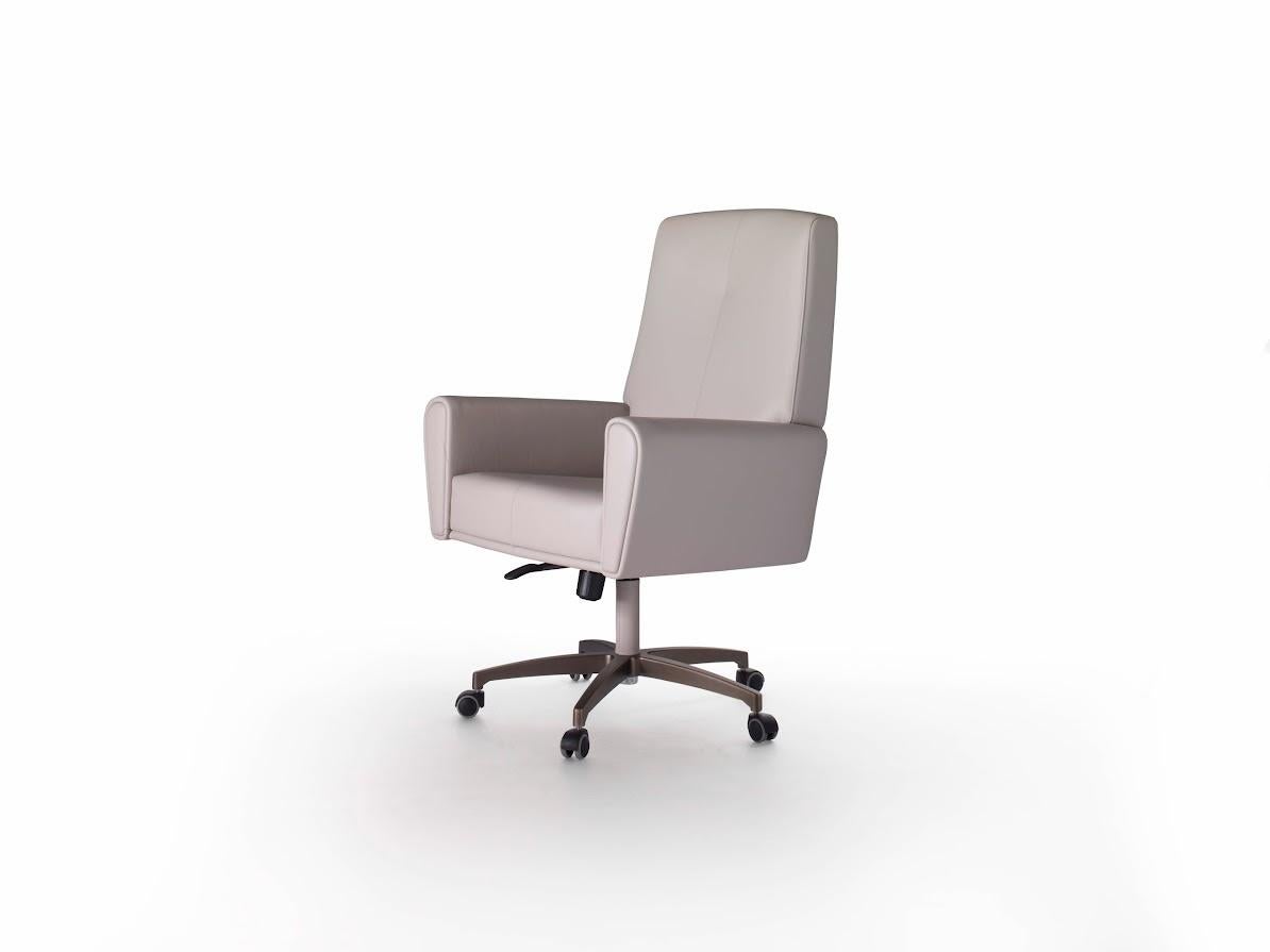 Haussmann Sessel (Französisch) im Angebot