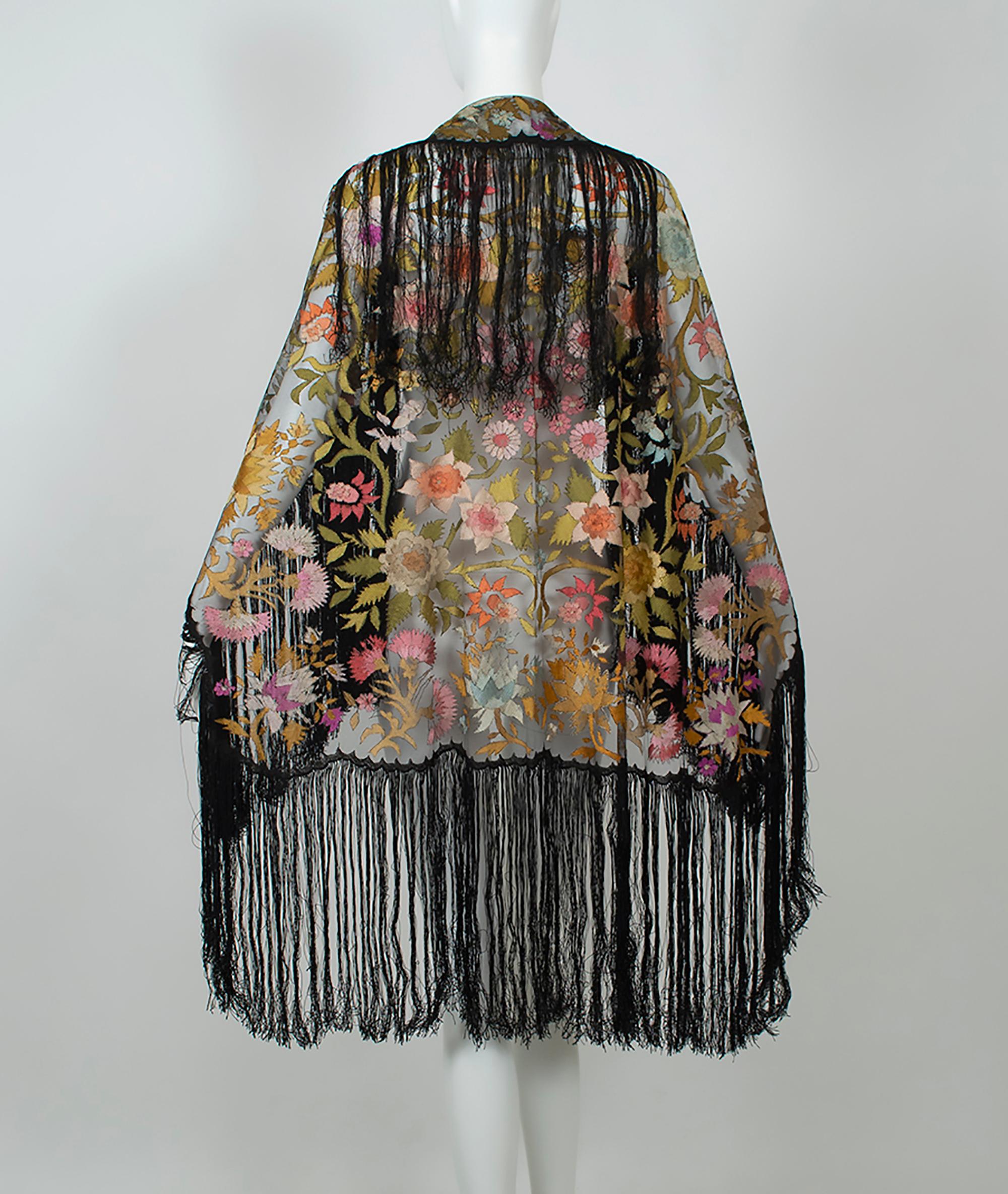 Donna Scialle di seta ricamato nero Haute Couture con mantiglia e provenienza - 1900 in vendita