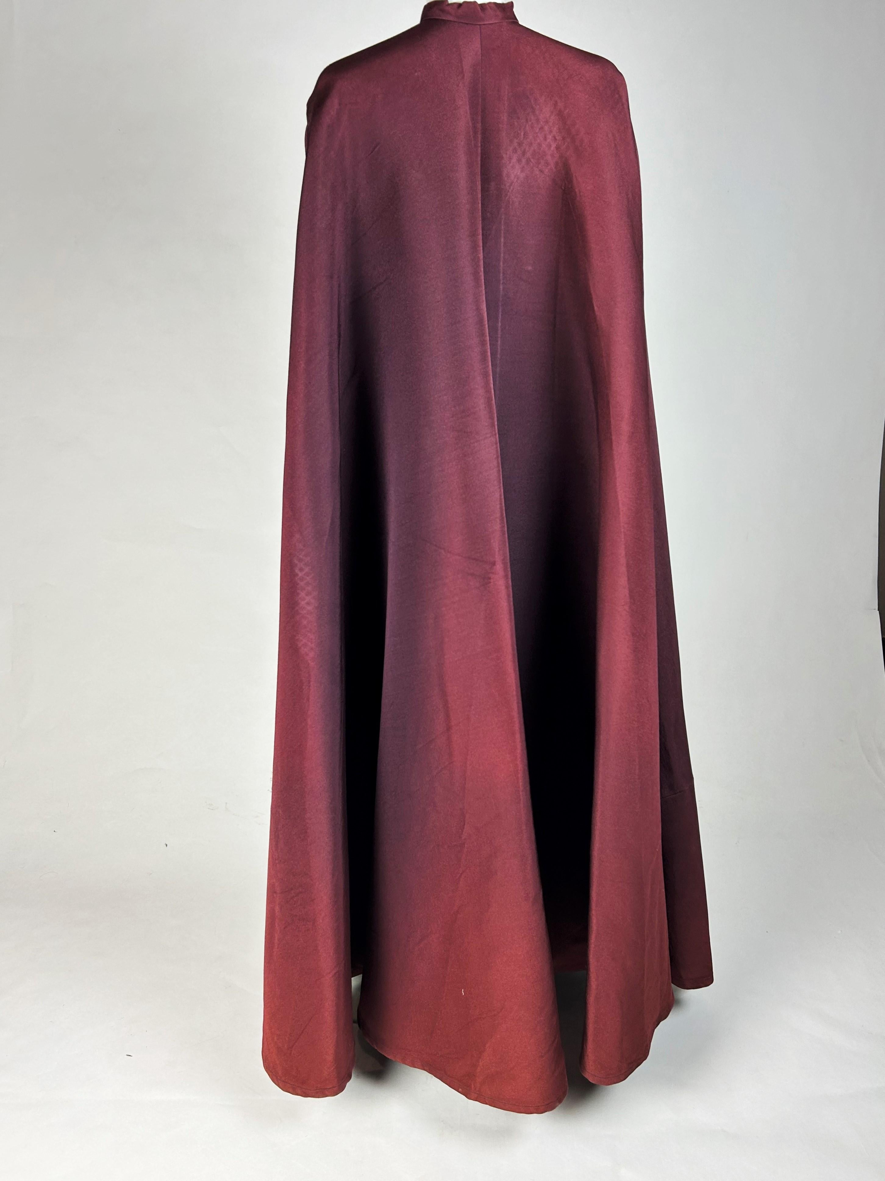 Haute Couture fashion show cape by Madame Grès numbered 11633 Circa 1980 For Sale 3