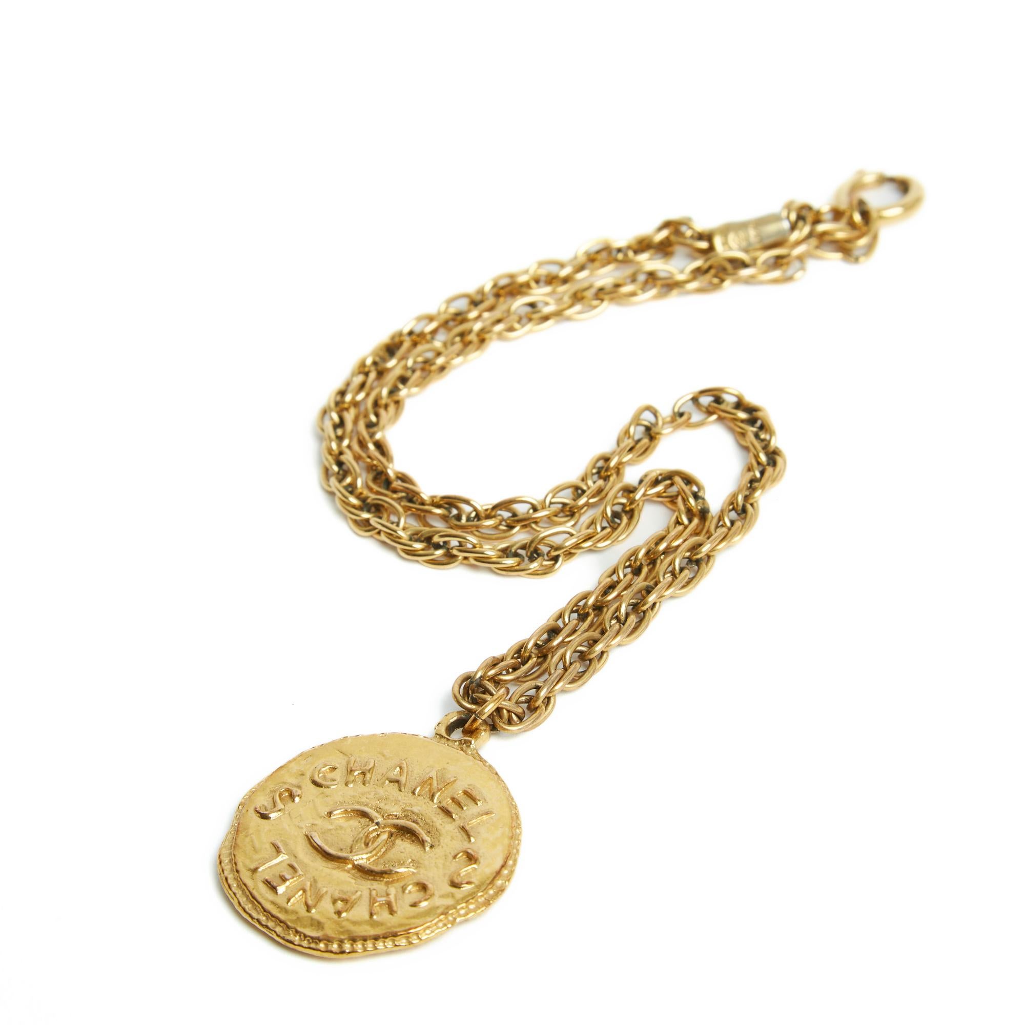 Haute Couture golden CC medallion For Sale 1