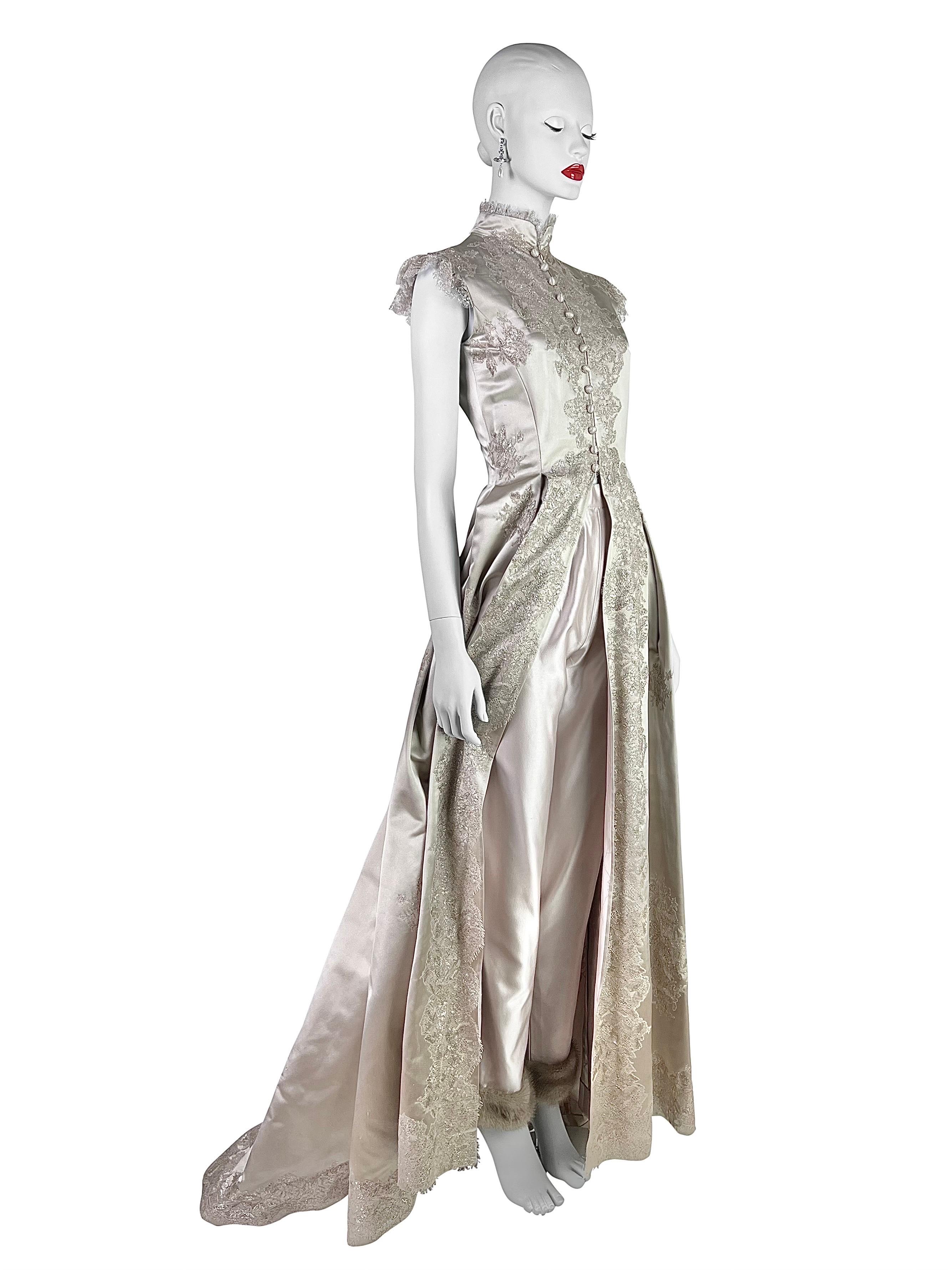 Available exclusively at QV Archive, one-of-a-kind marvelous ensemble straight from the runway of Pierre Balmain Fall 1998 Haute Couture collection, designed by Oscar de la Renta, Look 47. 

The ensemble consists of a silk dress-coat with a closure
