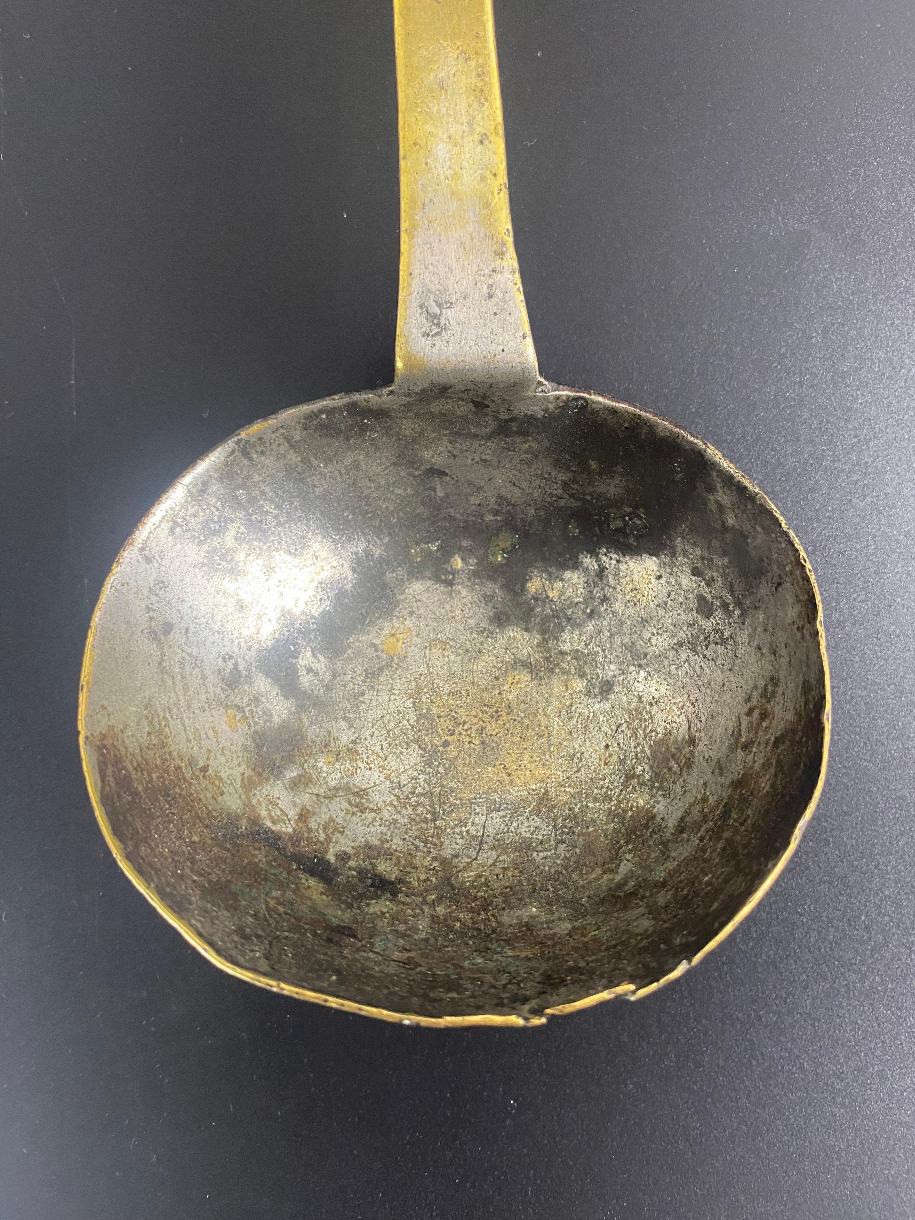 Bronze Haute Epoque bronze ladle - 17th century - France For Sale