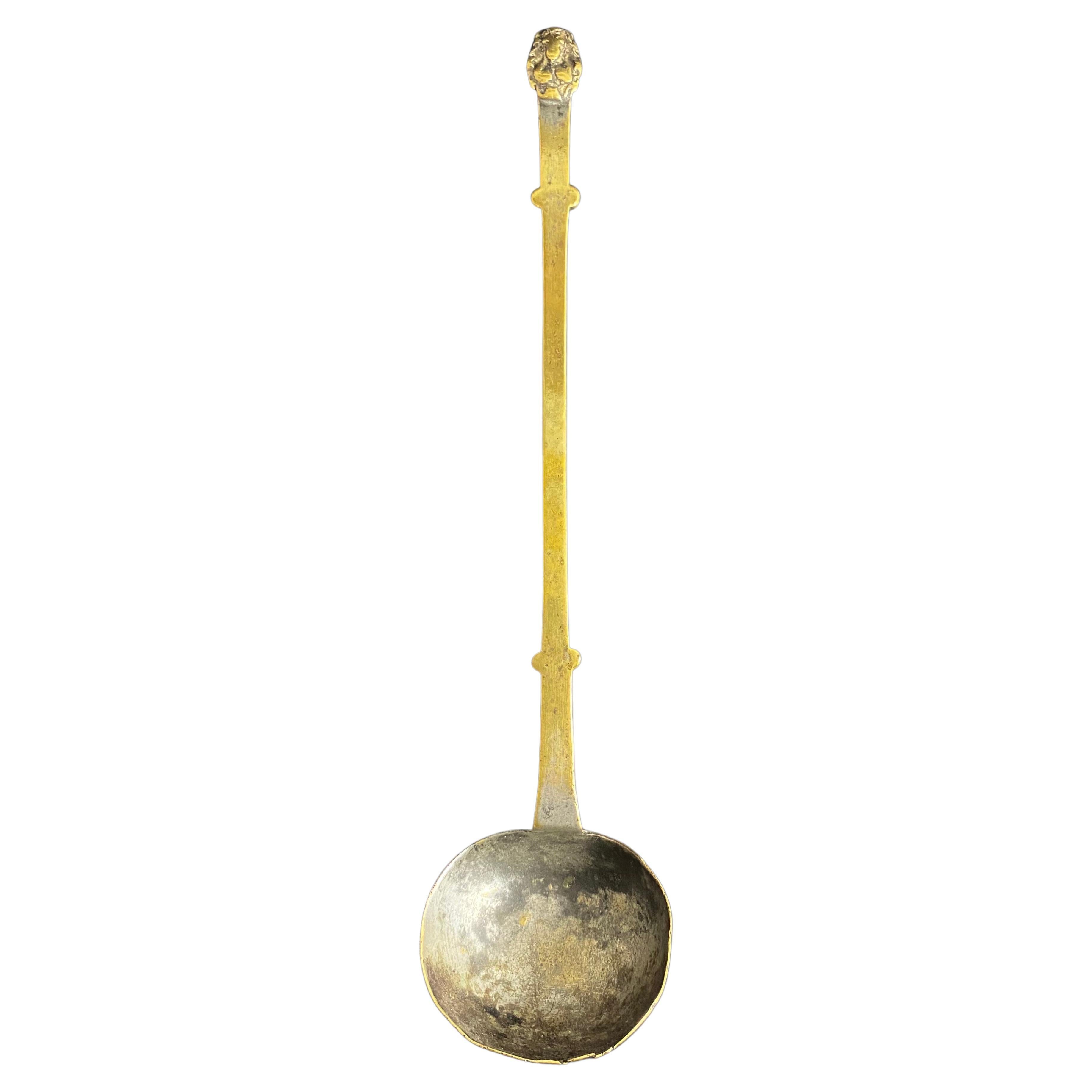 Haute Epoque bronze ladle - 17th century - France For Sale