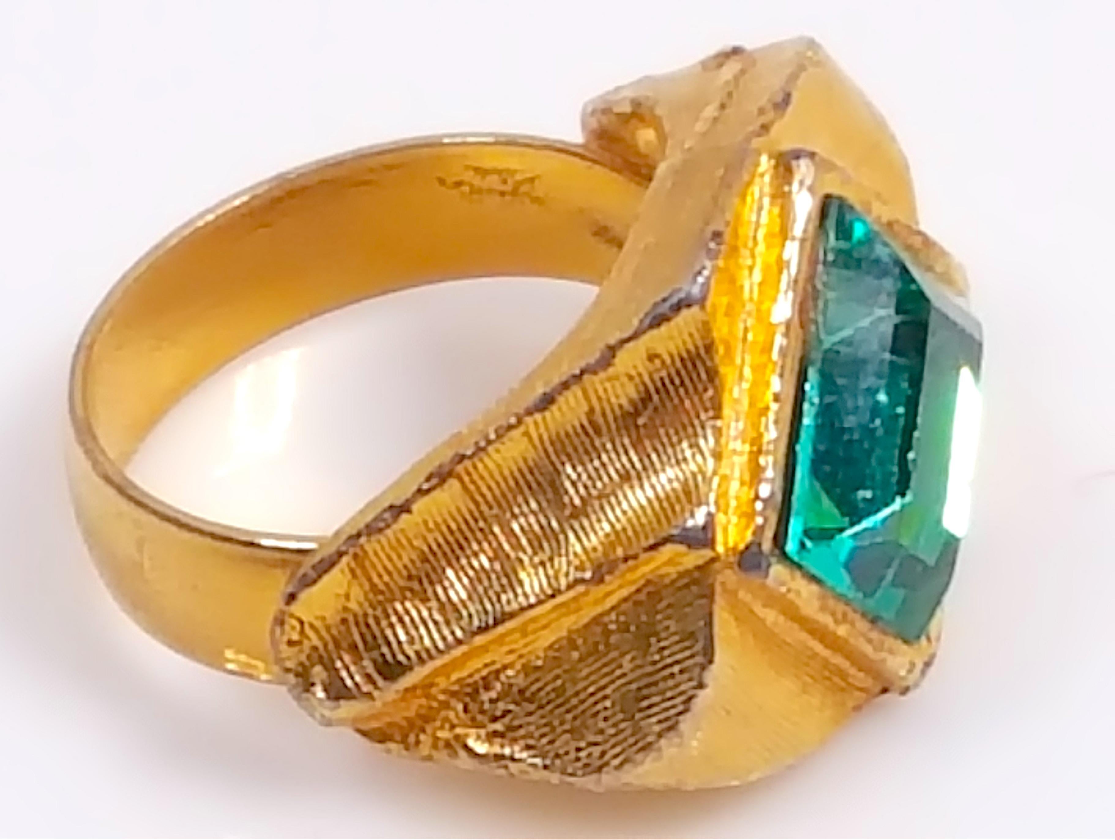 Couture DiorDesigner WesternGermany MaxMuller TealCrystal GoldGilt Textural Ring In Good Condition For Sale In Chicago, IL