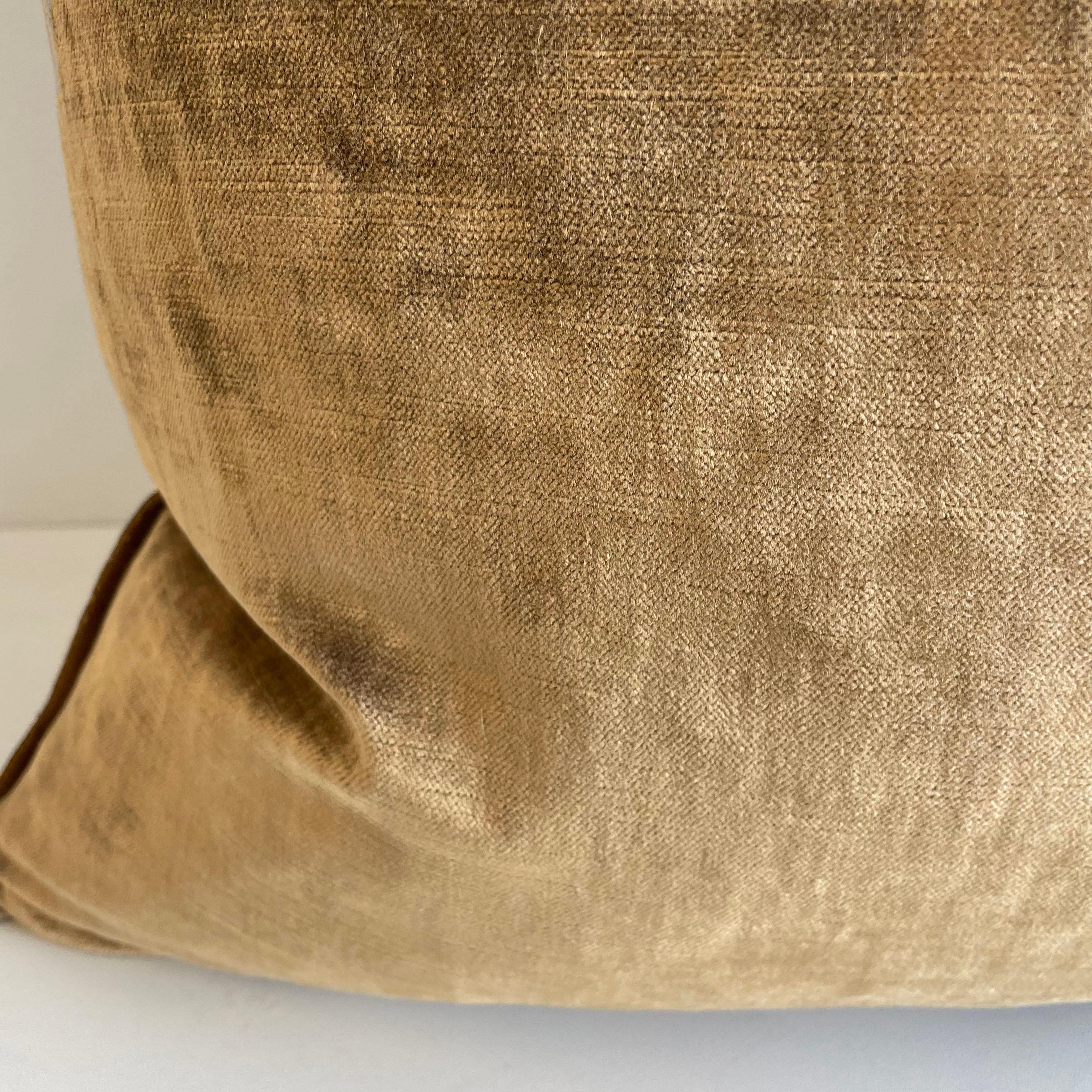 Beautiful French brown velvet pillow with binded edge. Metal zipper closure, and leather pull. Custom made in Paris, France. Includes Insert. 

Size: 20