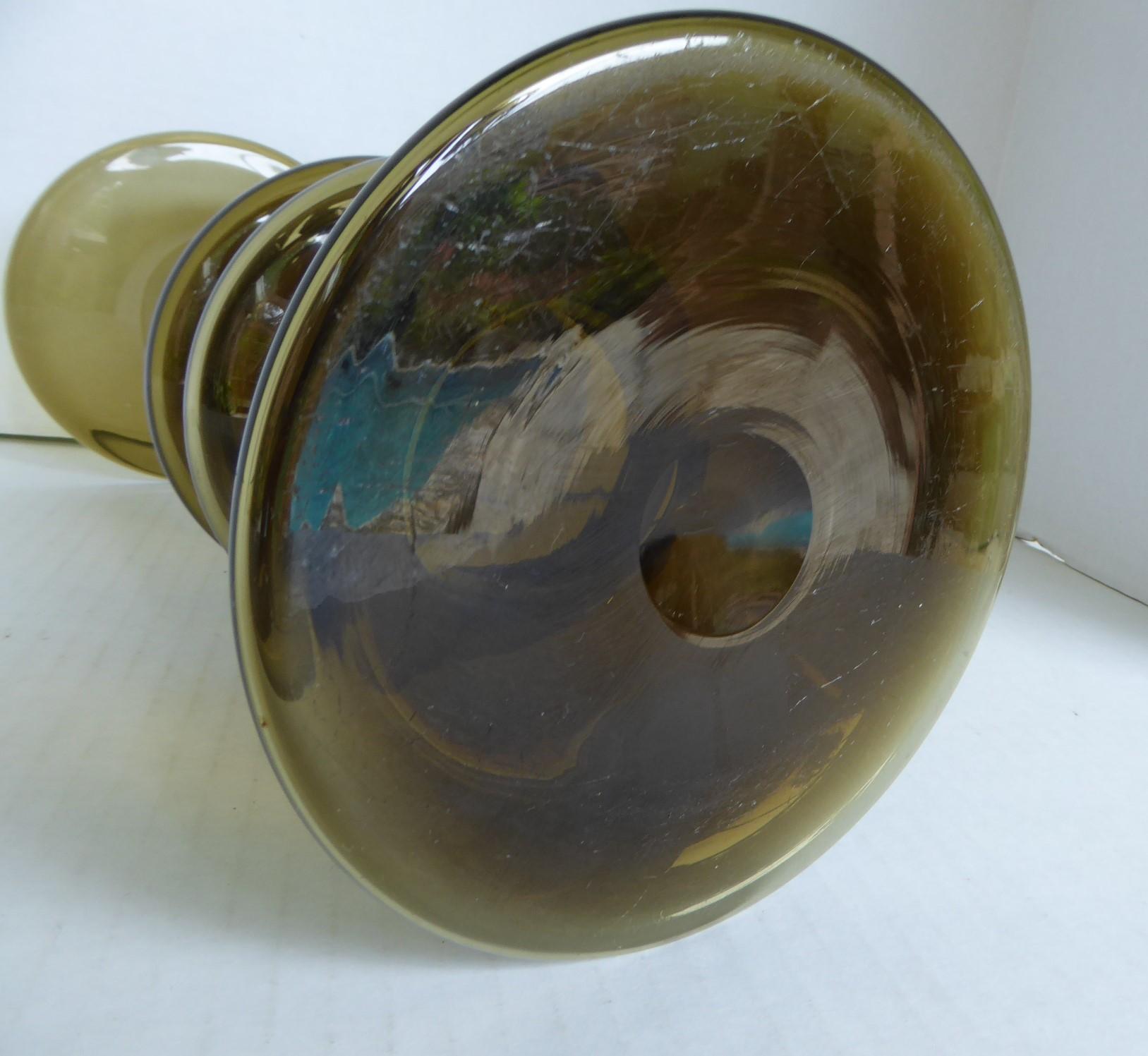 Havanna Series Holmegaard Mid Century Modern Glass Vase Per Lutken 1967 Denmark In Good Condition For Sale In Miami, FL