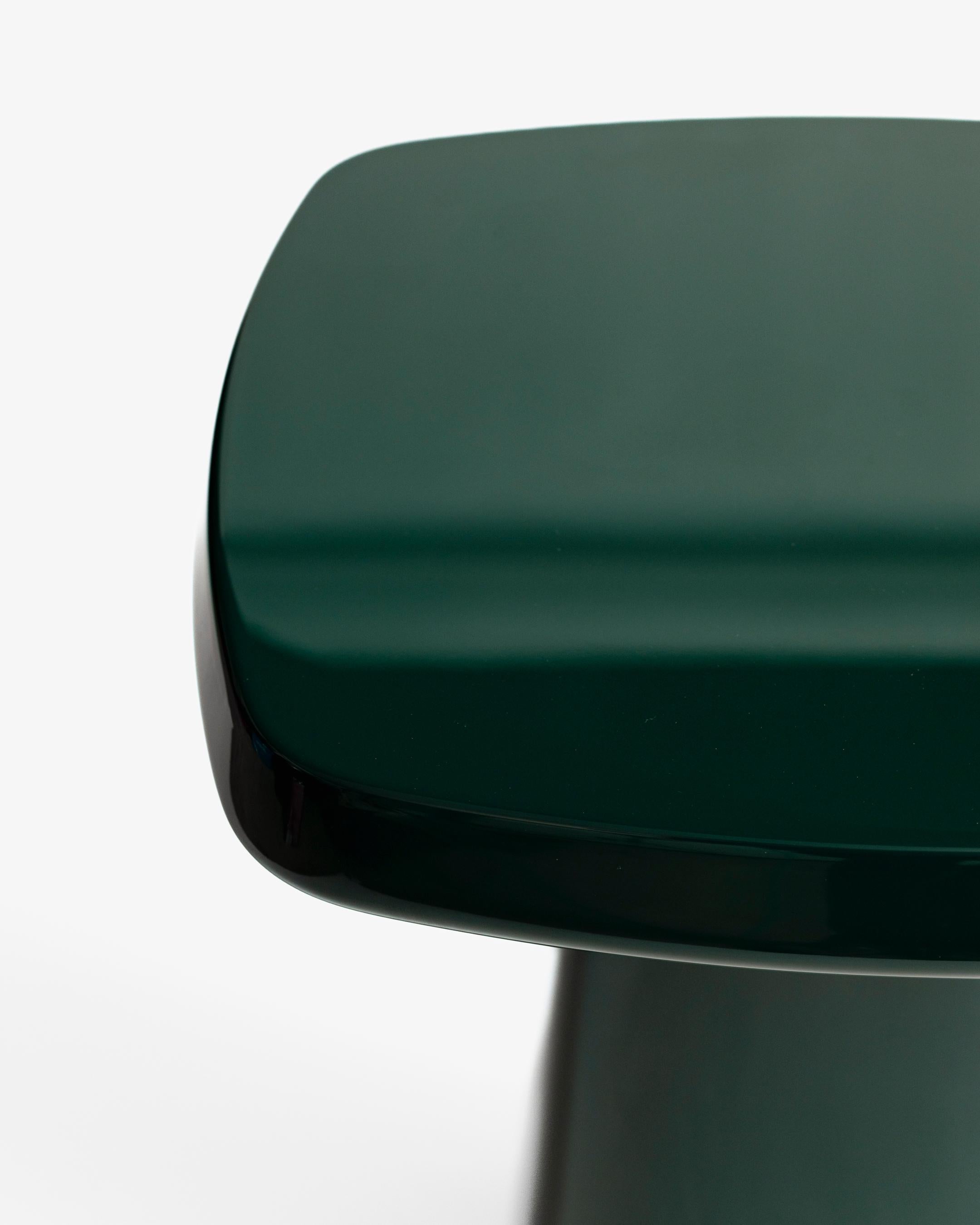 Haven Side Table in High Gloss Lacquer by Parc For Sale 1