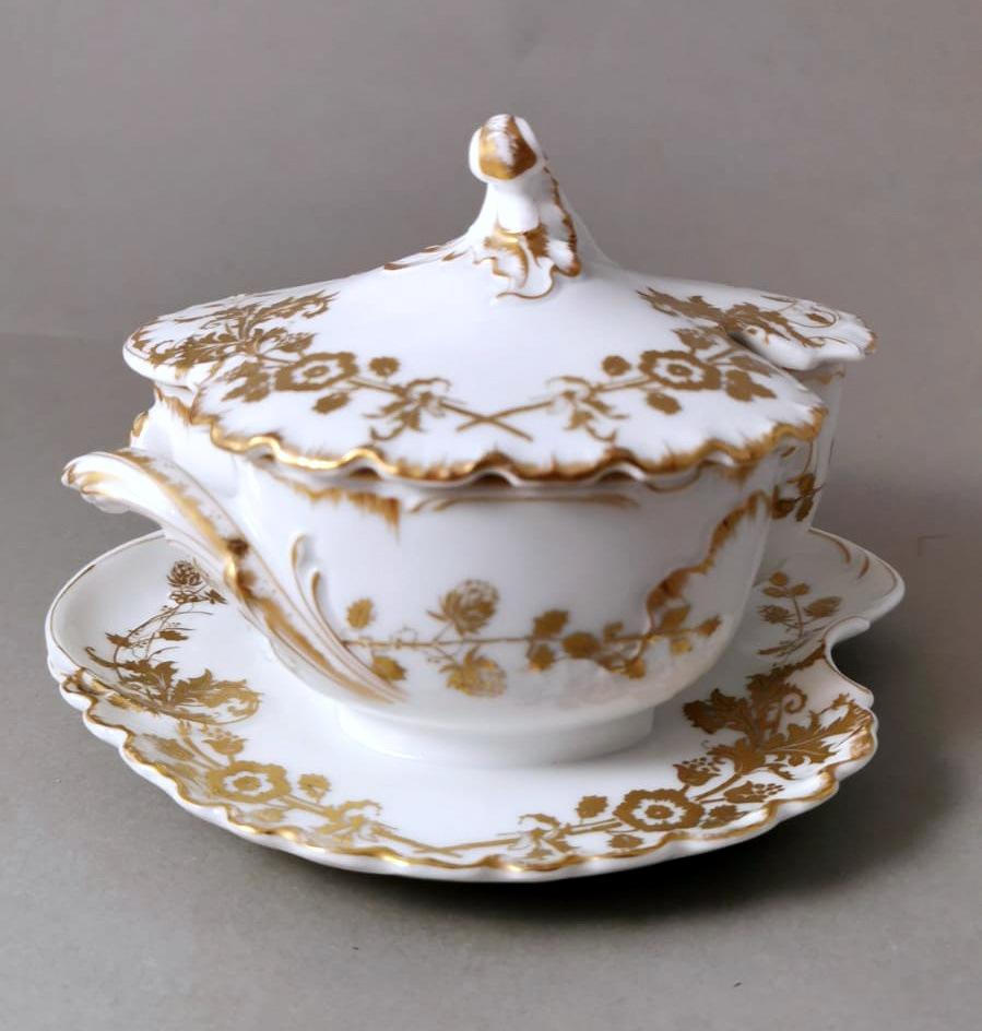 Napoléon III Haviland & Co. Bois à sauce français de Limoges en porcelaine blanche et décorations en or en vente