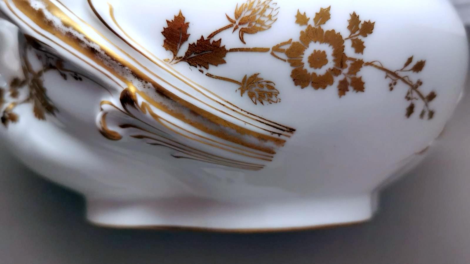 Haviland & Co. Saladier avec plateau en porcelaine française de Limoges en vente 6