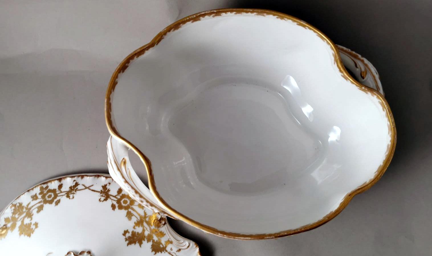 Haviland & Co. Zuppiera francese di Limoges in porcellana bianca e decorazione dorata in vendita 3