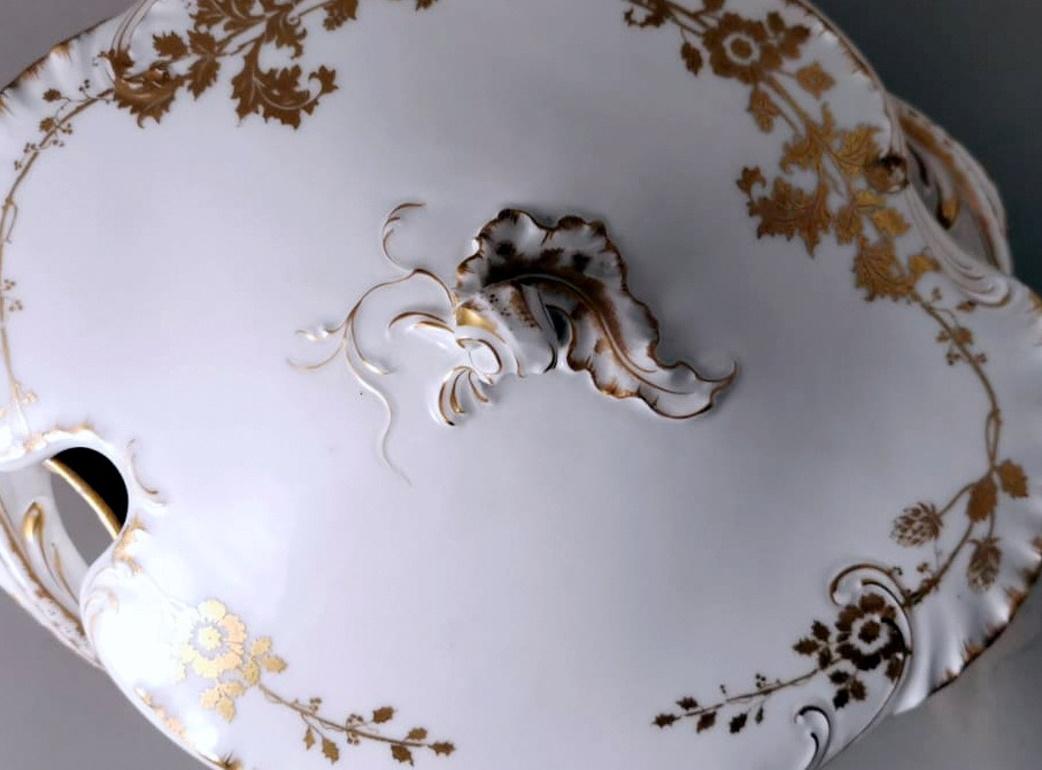 Soupière française Haviland & Co de Limoges en porcelaine blanche décorée d'or en vente 8