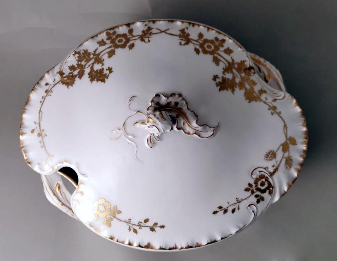 Soupière française Haviland & Co de Limoges en porcelaine blanche décorée d'or Bon état - En vente à Prato, Tuscany
