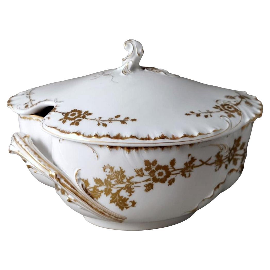 Soupière française Haviland & Co de Limoges en porcelaine blanche décorée d'or en vente