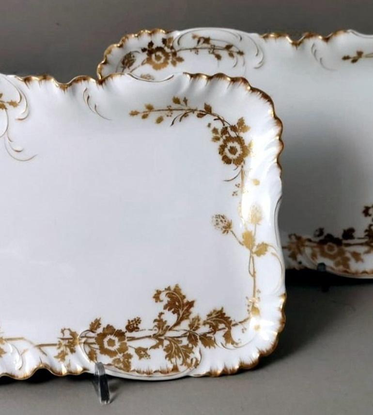 Haviland & Co Limoges paire de plateaux français décorés en porcelaine blanche et or en vente 2