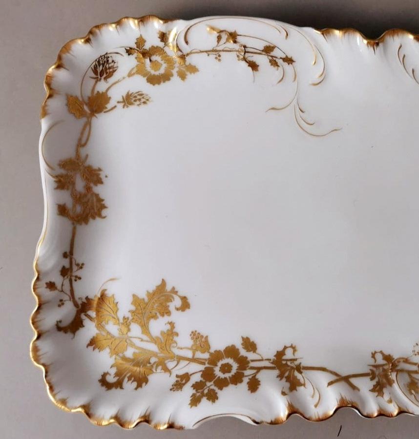 Haviland & Co Limoges paire de plateaux français décorés en porcelaine blanche et or en vente 4