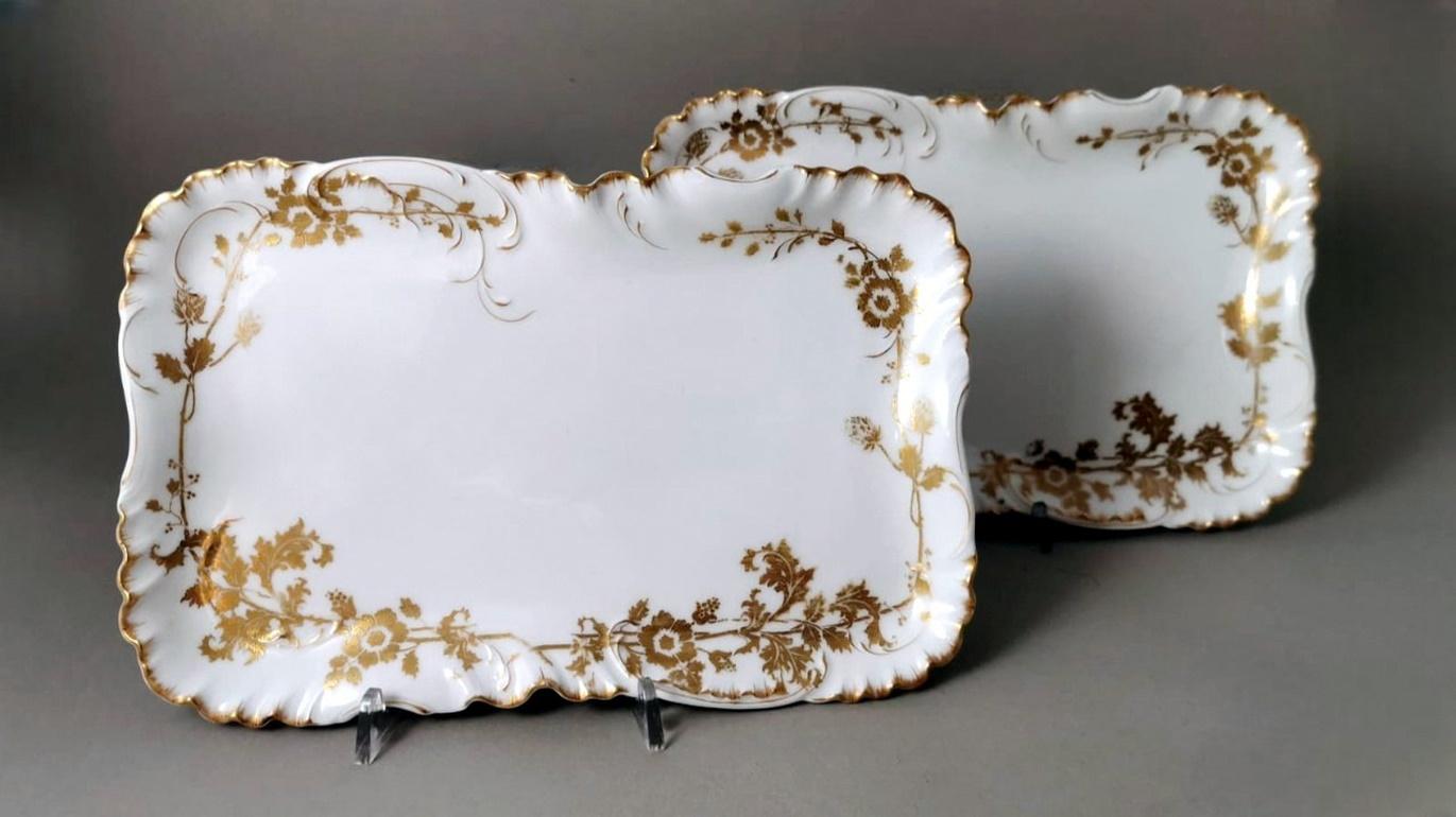 Napoléon III Haviland & Co Limoges paire de plateaux français décorés en porcelaine blanche et or en vente