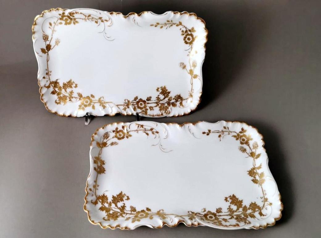 Français Haviland & Co Limoges paire de plateaux français décorés en porcelaine blanche et or en vente