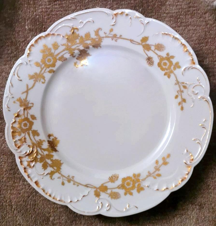 20ième siècle Haviland Limoges 6 assiettes plates en porcelaine blanche française et décorations en or en vente