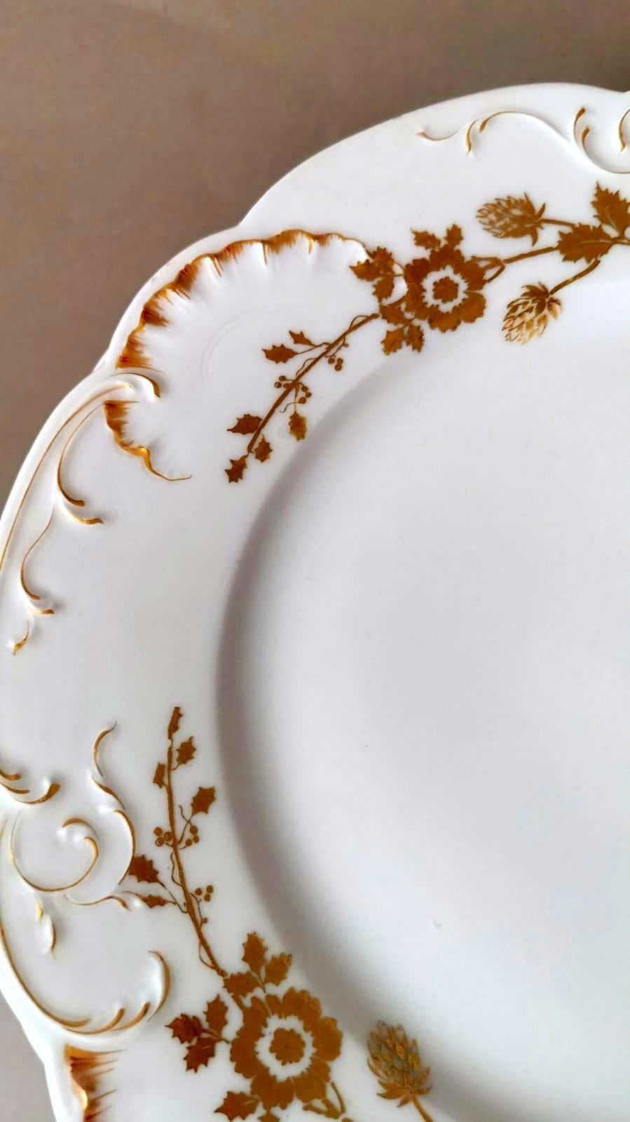 Haviland Limoges 6 French White Porcelain Flat Plates and Gold Decorations For Sale 6