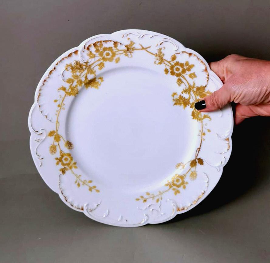 Haviland Limoges 6 assiettes plates en porcelaine blanche française et décorations en or en vente 7