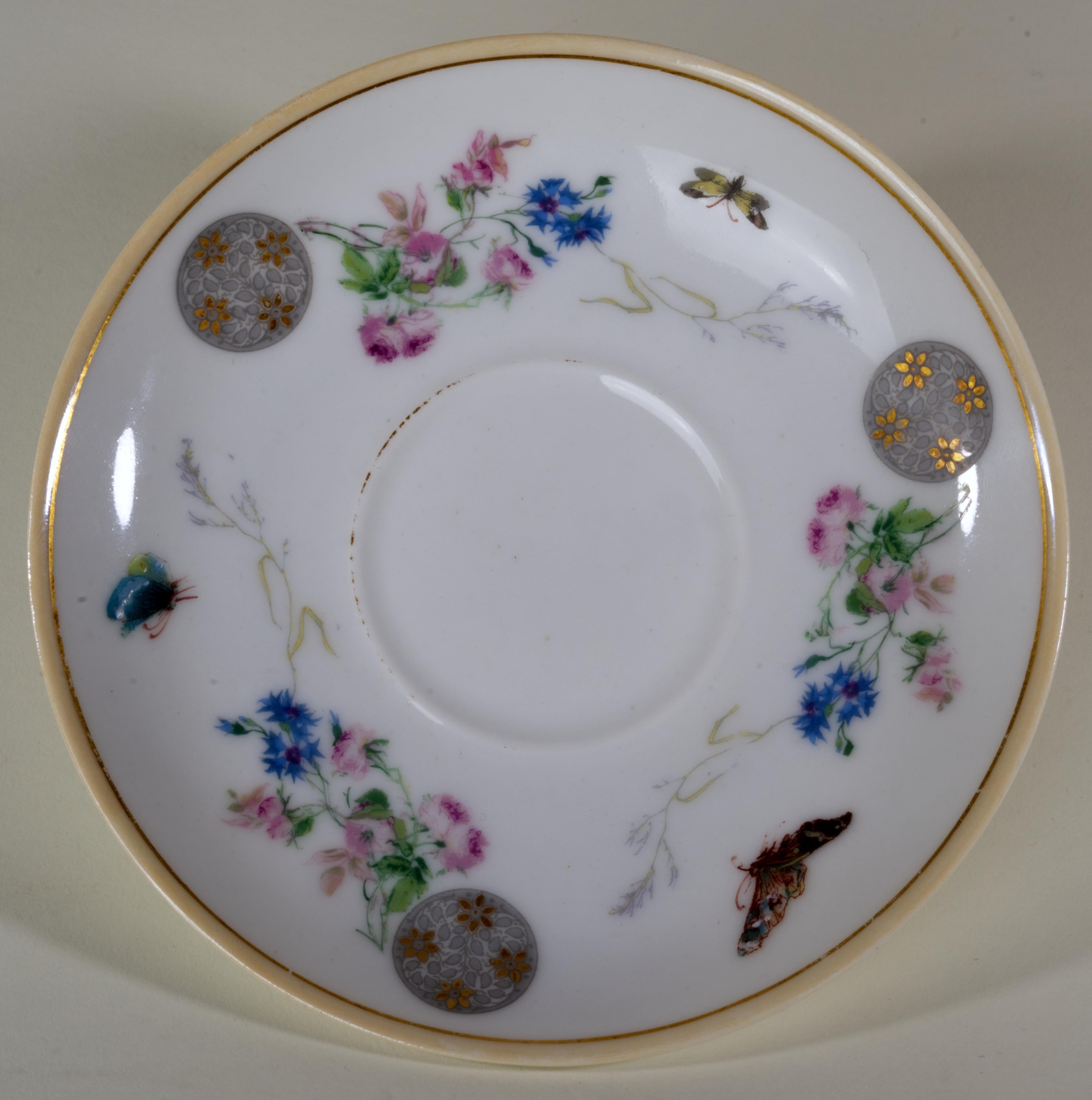 Porcelaine Ensemble tasses et soucoupes à poignée papillon Haviland Limoges, 1879-1889, esthétique  en vente
