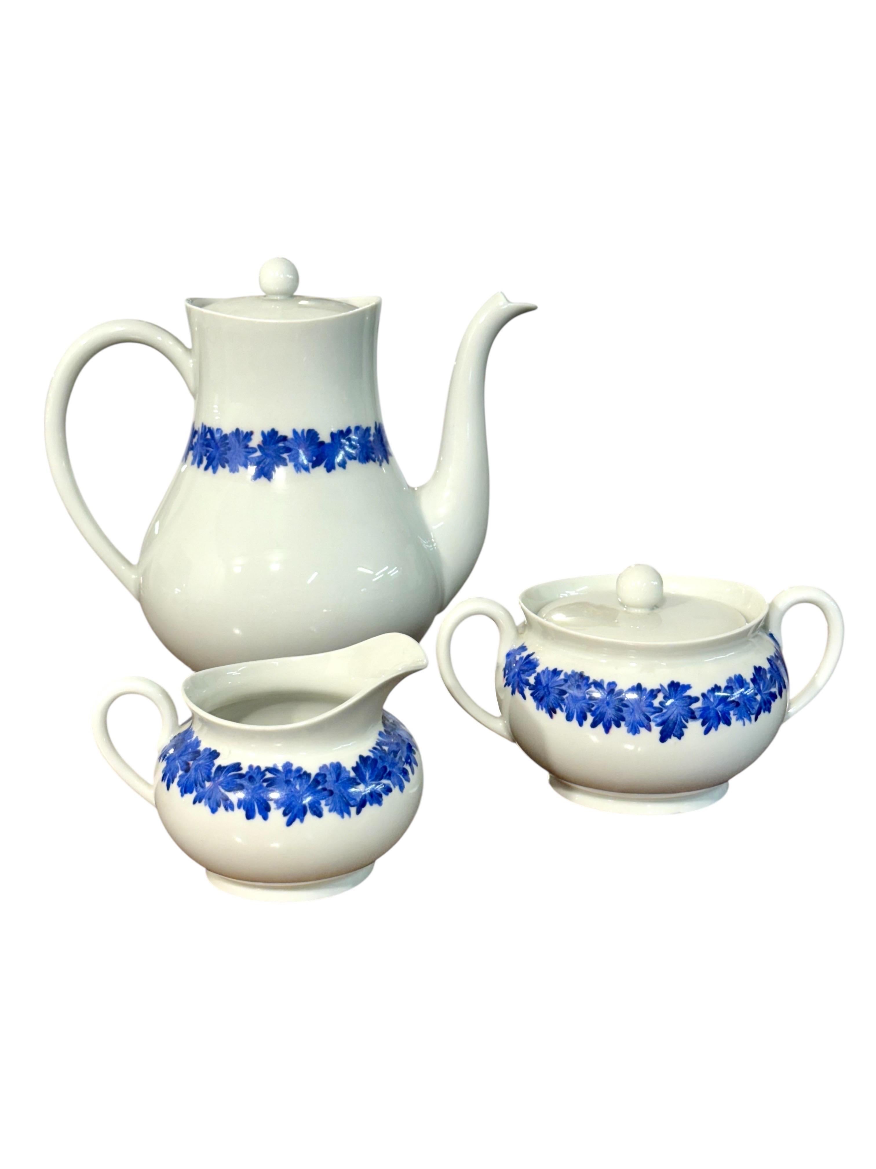 Haviland Limoges Kaffeeservice mit blauen und rosa Blumenmotiven im Angebot 6