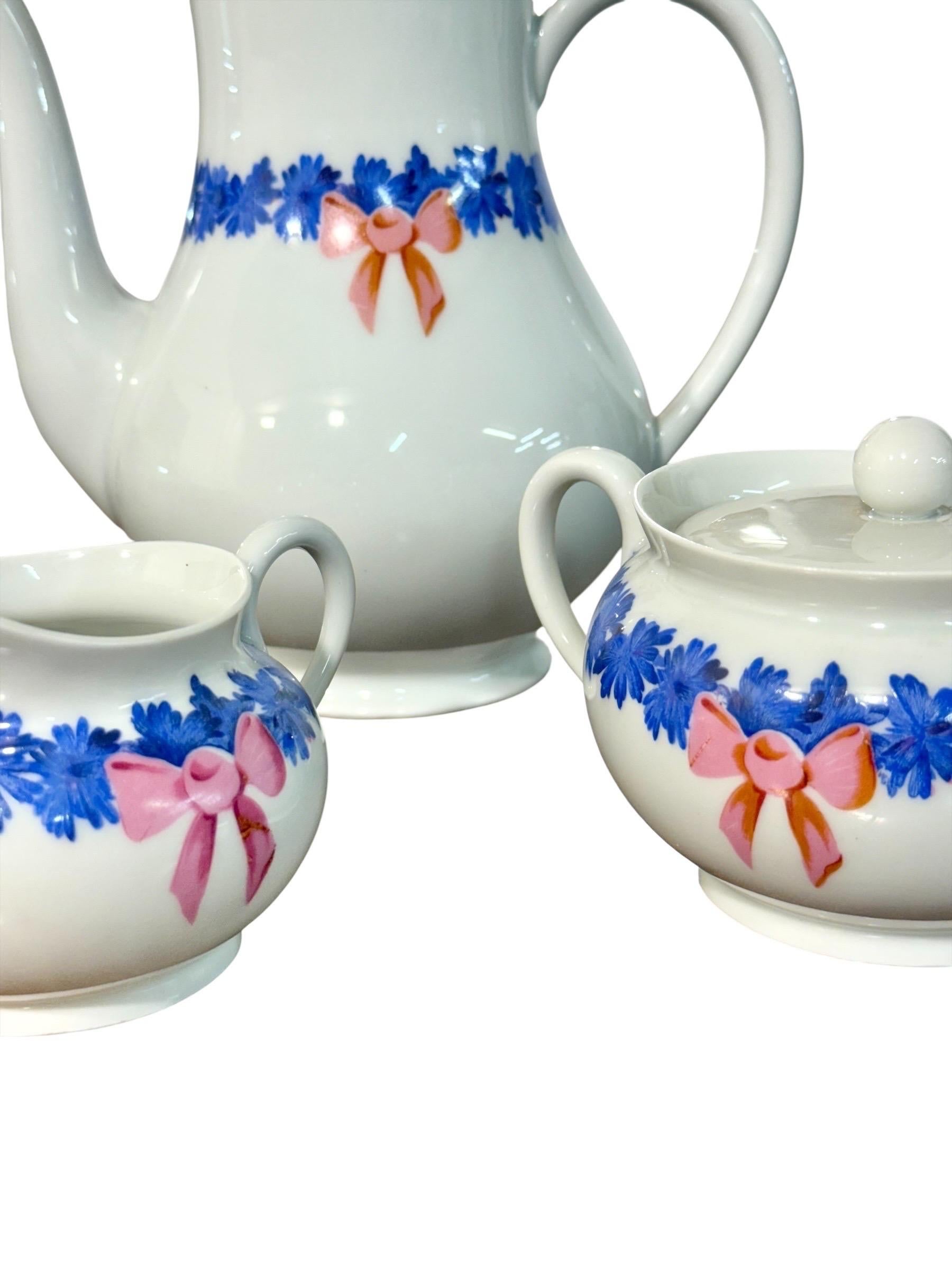Haviland Limoges Kaffeeservice mit blauen und rosa Blumenmotiven im Angebot 7