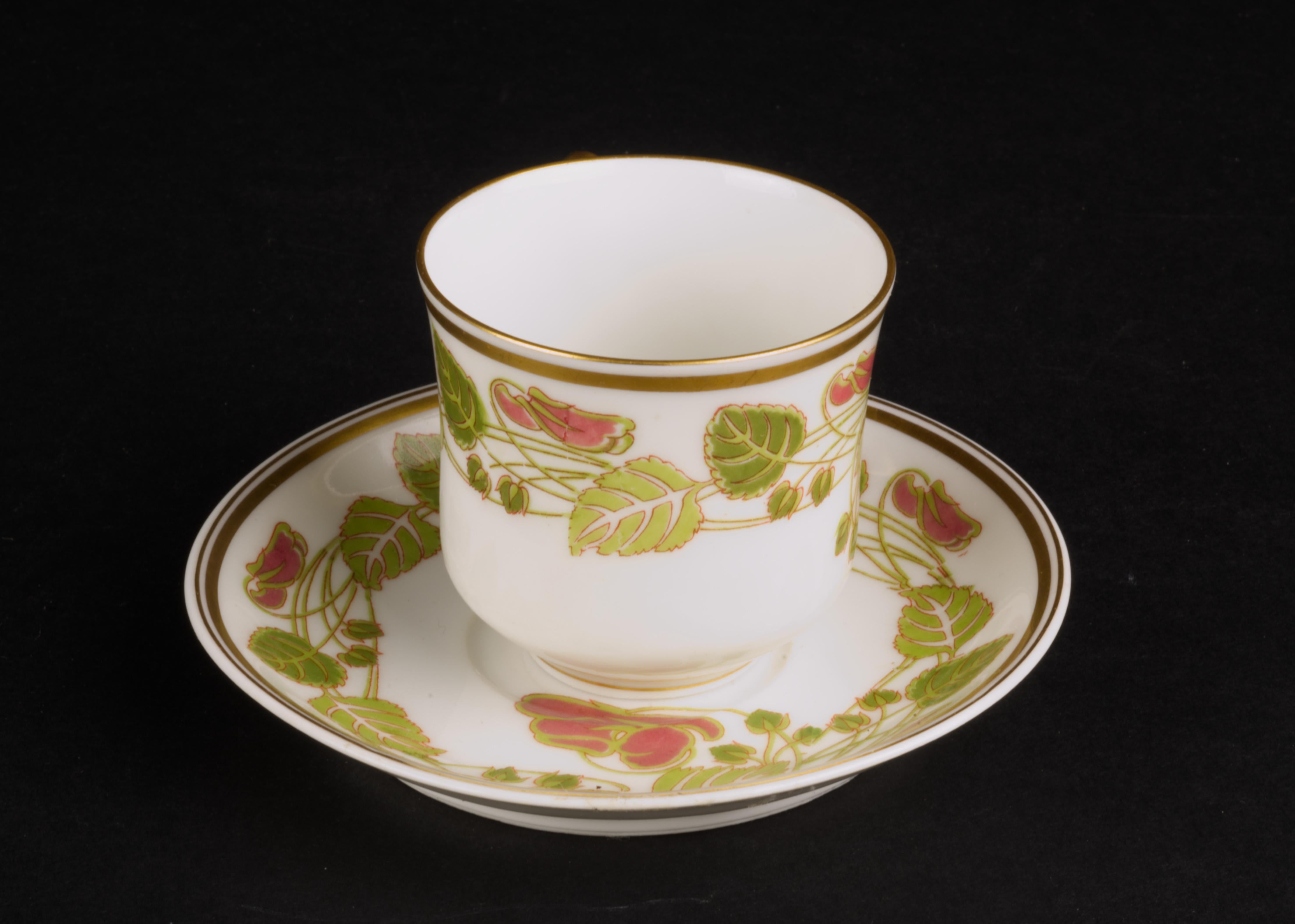 Haviland Limoges Demitasse Cup and Saucer Set Bone China, Art Deco In Good Condition For Sale In Clifton Springs, NY