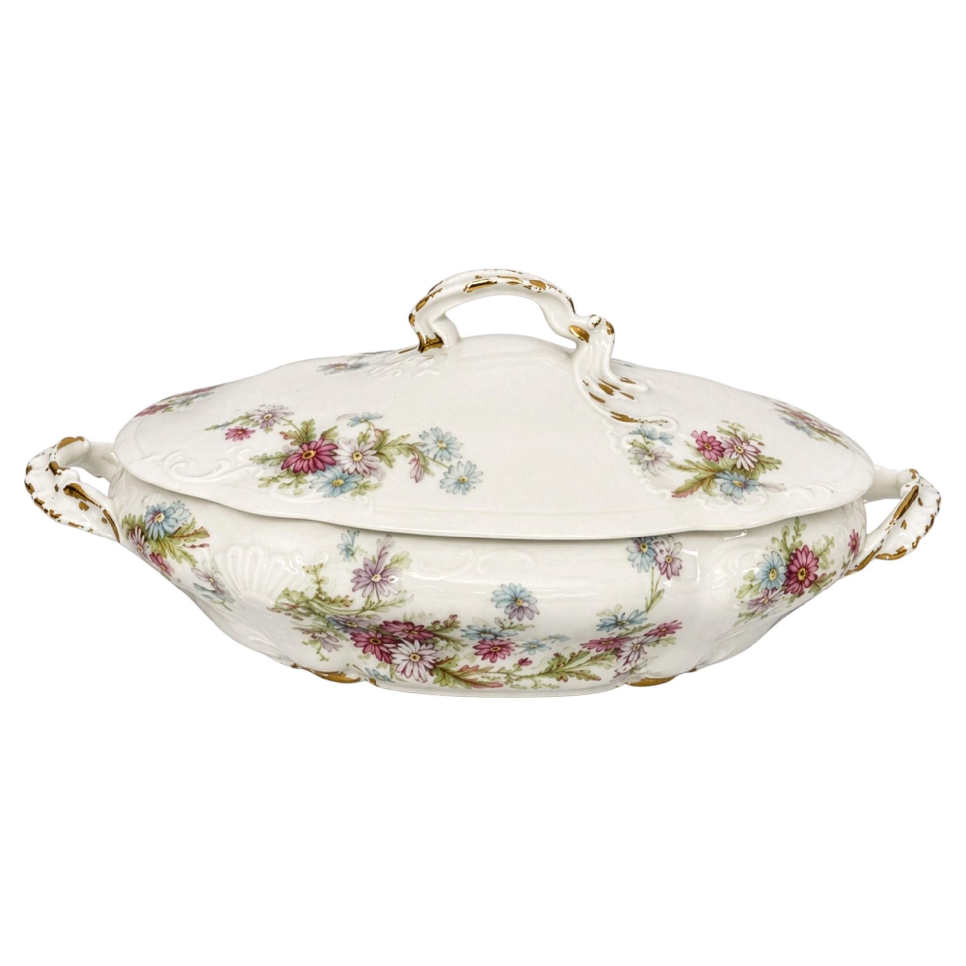 Plat de service à couvercle « Floral » de Haviland Limoges, porcelaine, France, 1930