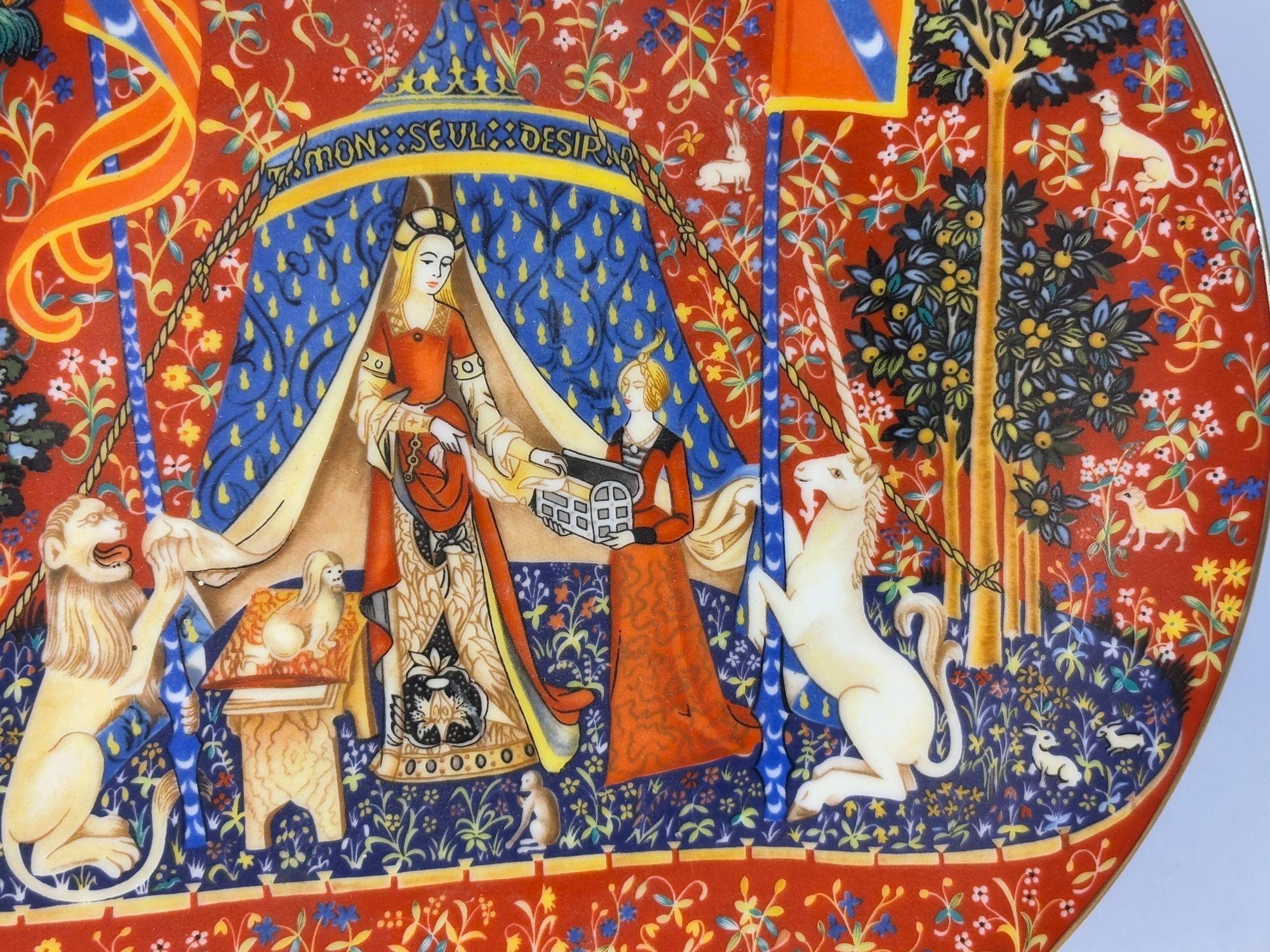 XX secolo Haviland Limoges Francia Piatto decorativo La Chasse a La Licorne 1977 Edizione limitata. in vendita