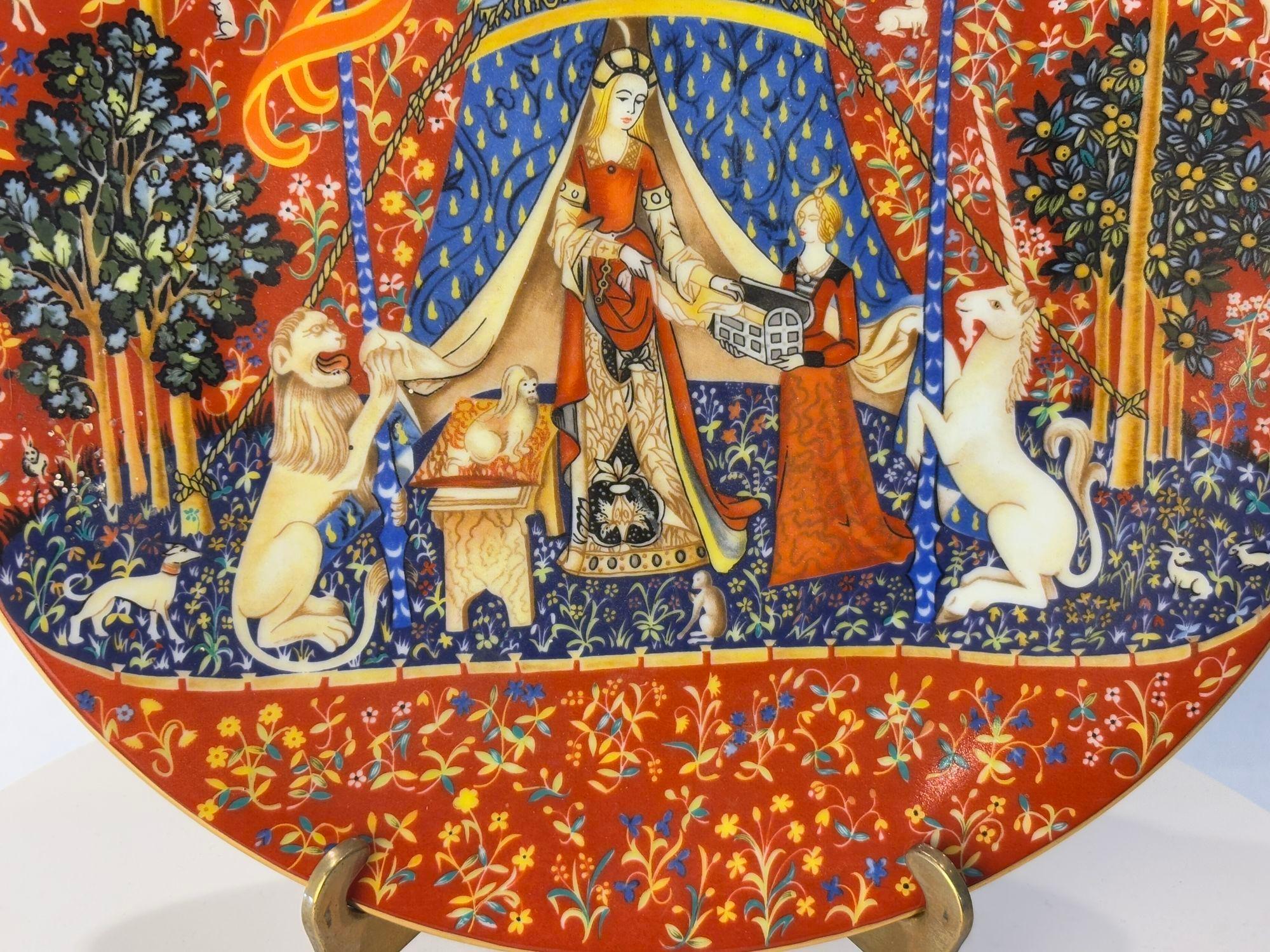 Porcellana Haviland Limoges Francia Piatto decorativo La Chasse a La Licorne 1977 Edizione limitata. in vendita