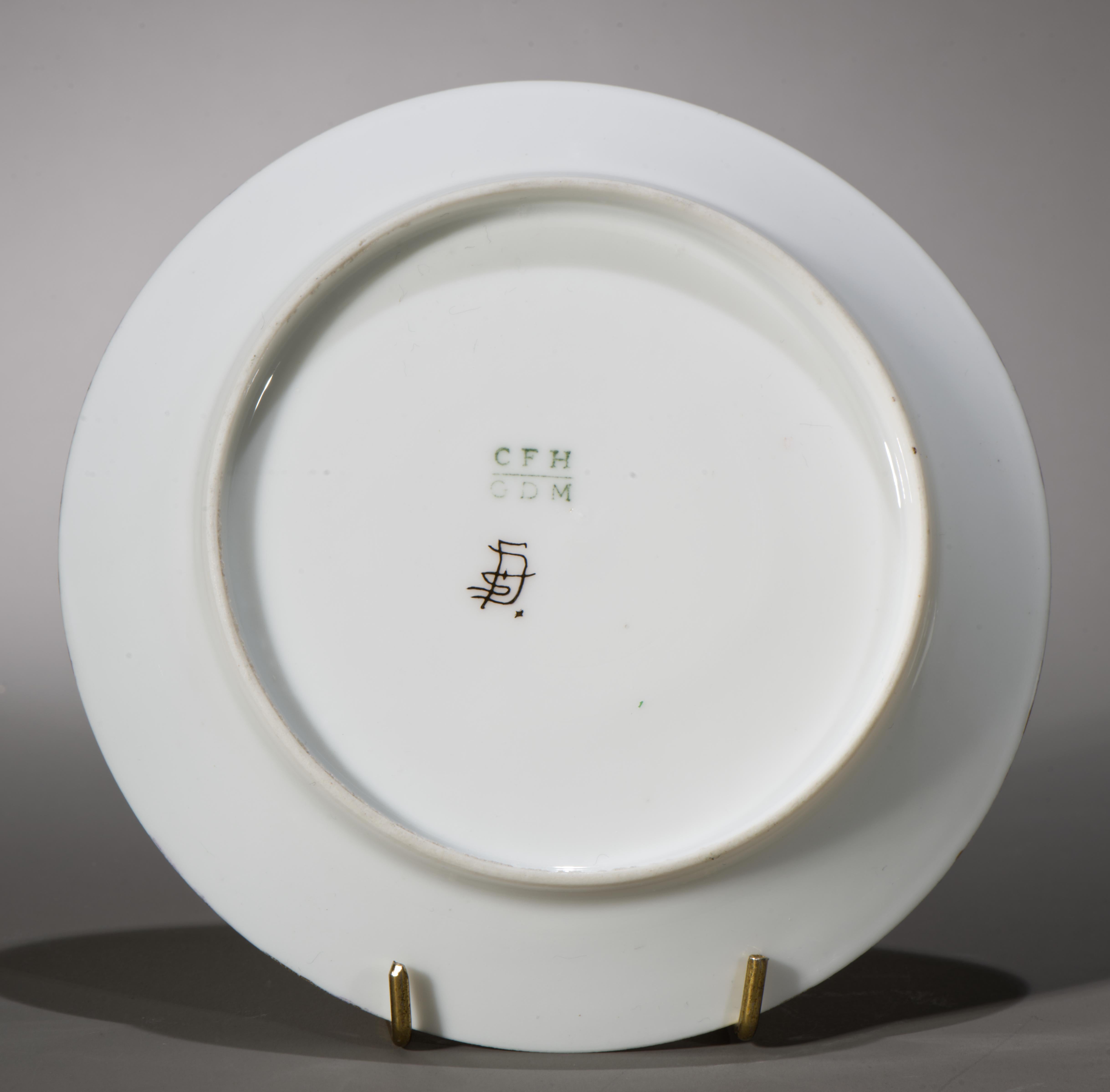 XIXe siècle Tasse et soucoupe en forme de paysage peinte à la main à Limoges, 1882-1891 en vente