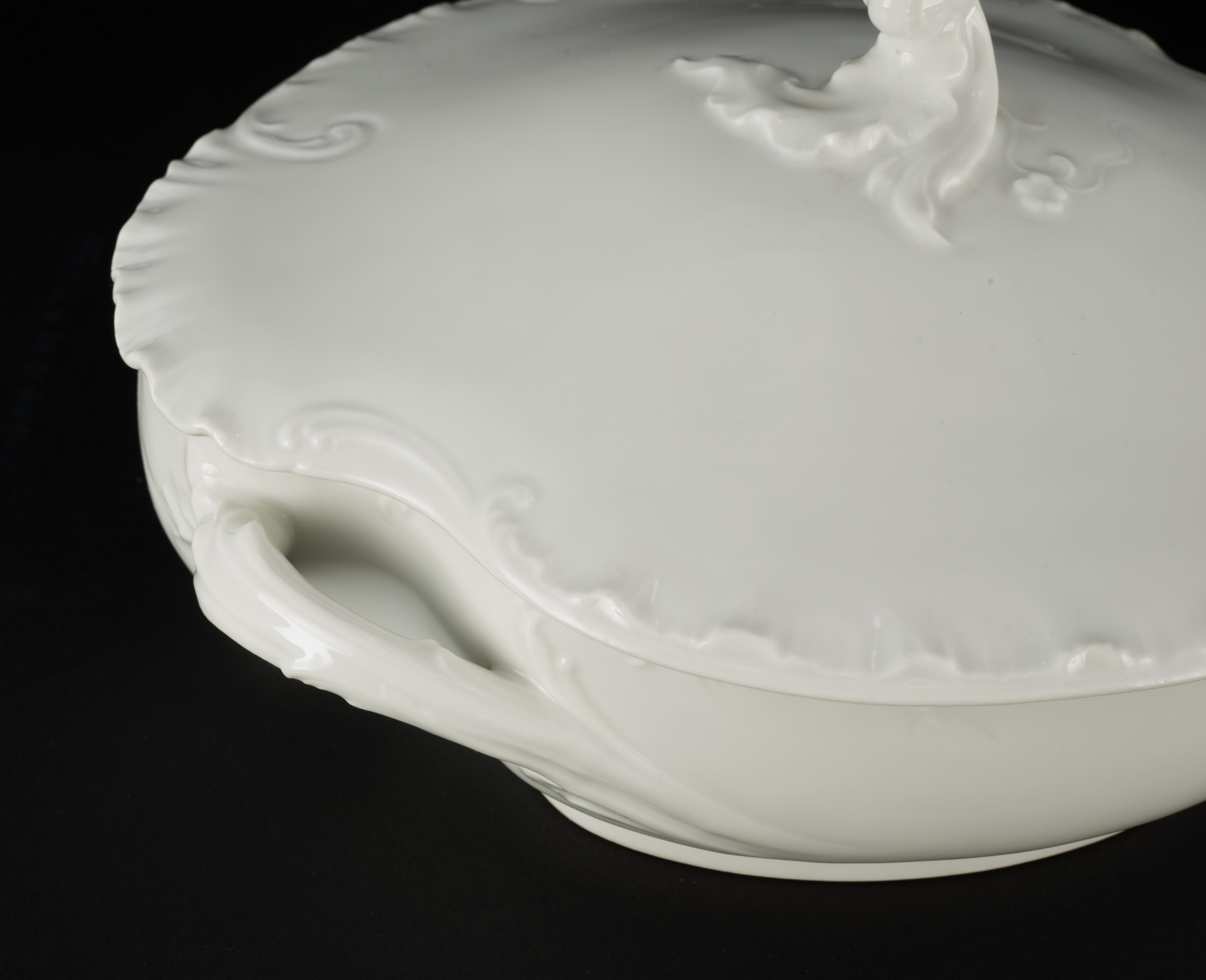 20th Century Haviland Limoges Oval Marseille Bowl with Cover, White Porcelain, 1894-1931 For Sale