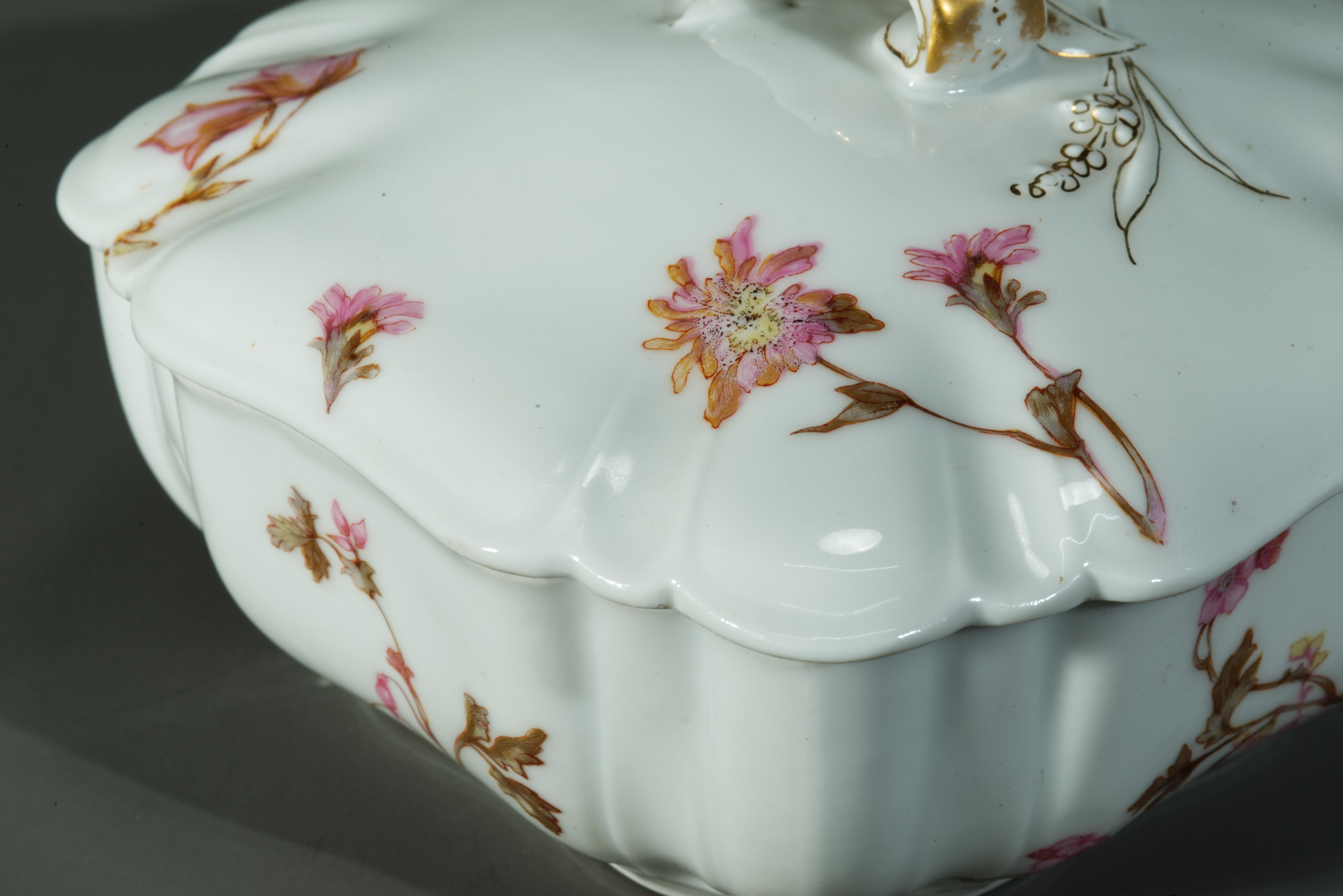 Scatola e coperchio in porcellana Haviland Limoges, 1876-1889 in vendita 3
