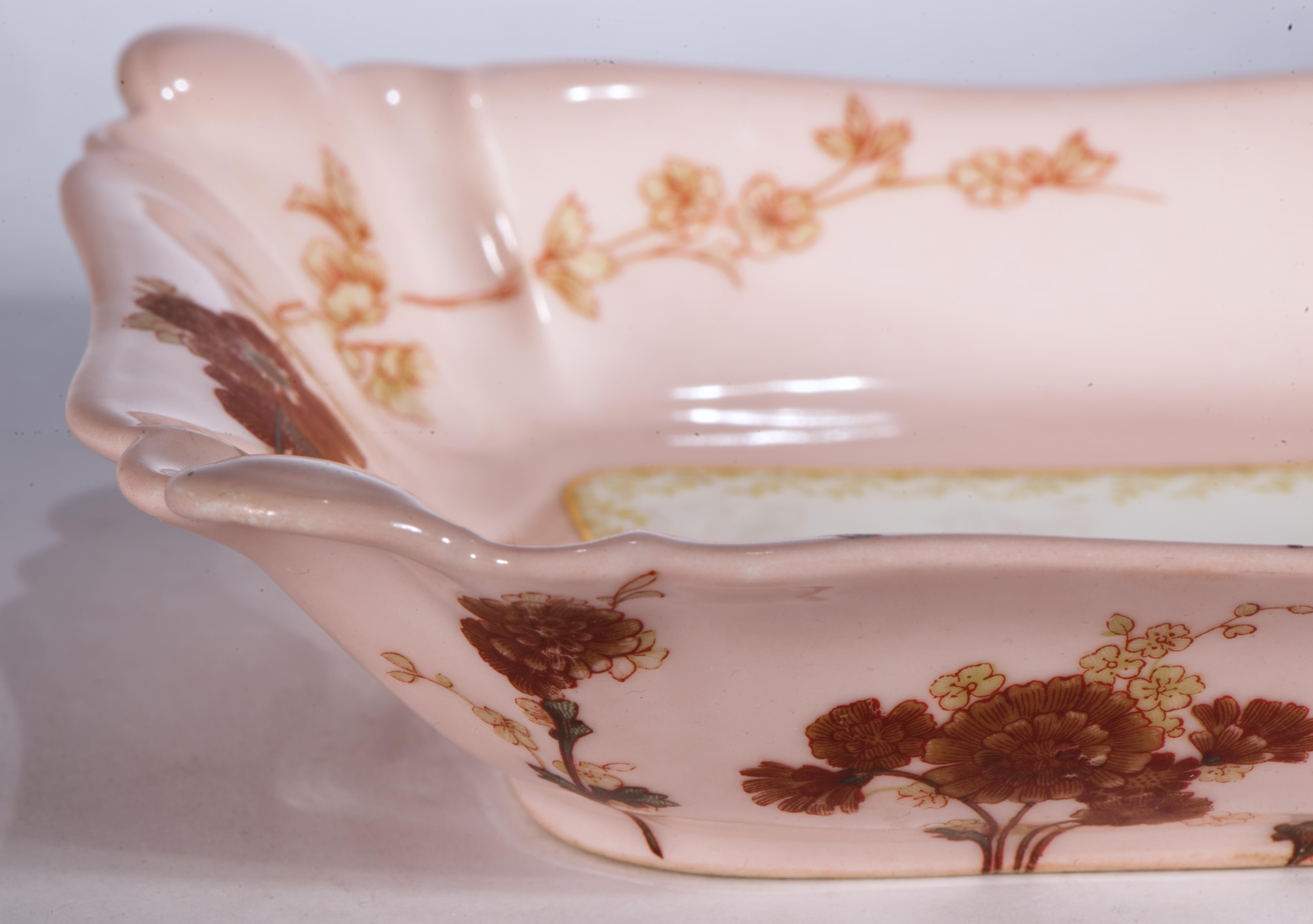 Haviland Limoges Porzellan Tablett oder Schale Dammouse Blumendekor, 1876-1889 (19. Jahrhundert) im Angebot