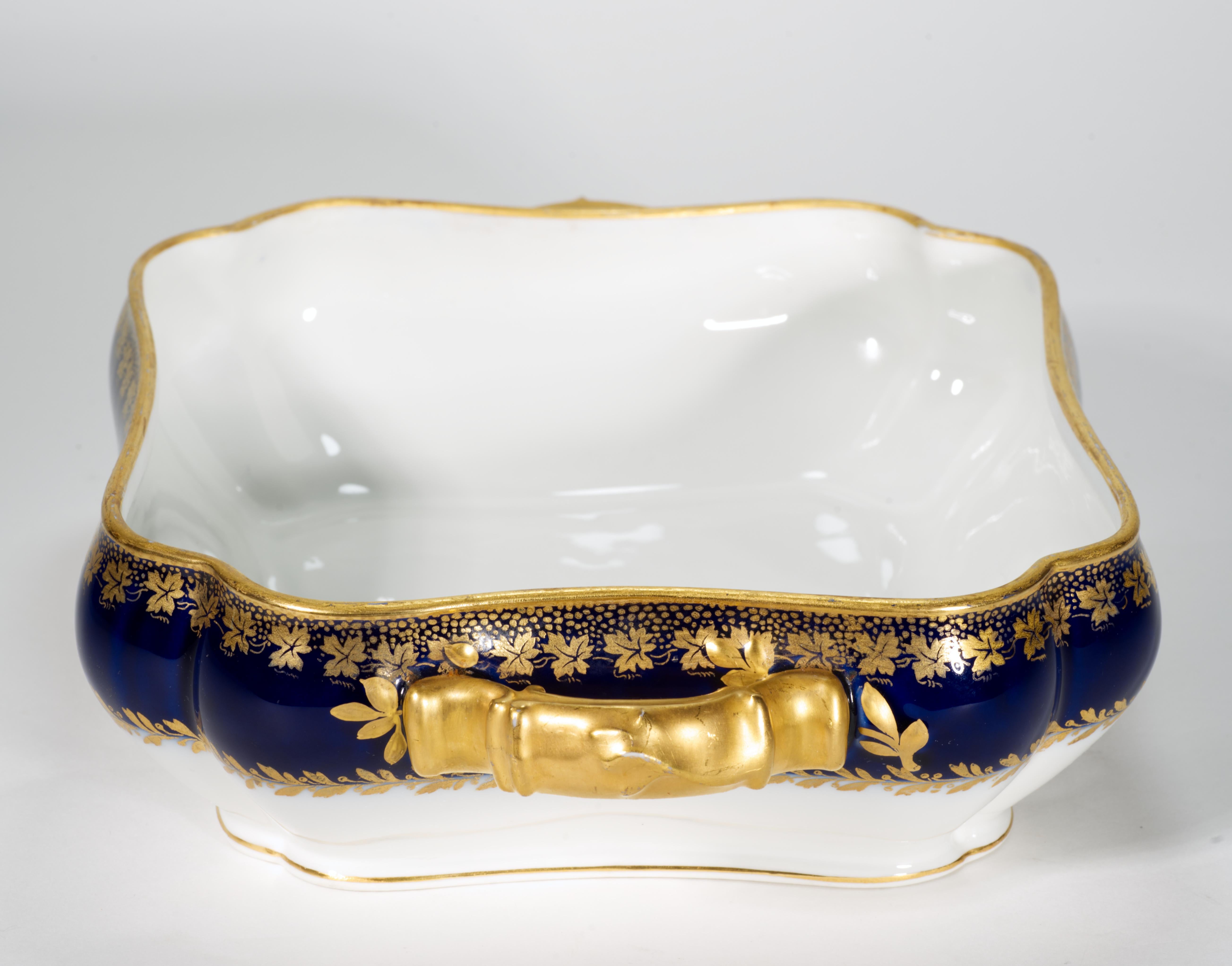 Estetismo Ciotola Haviland Limoges con manici, blu cobalto e oro, 1887 in vendita