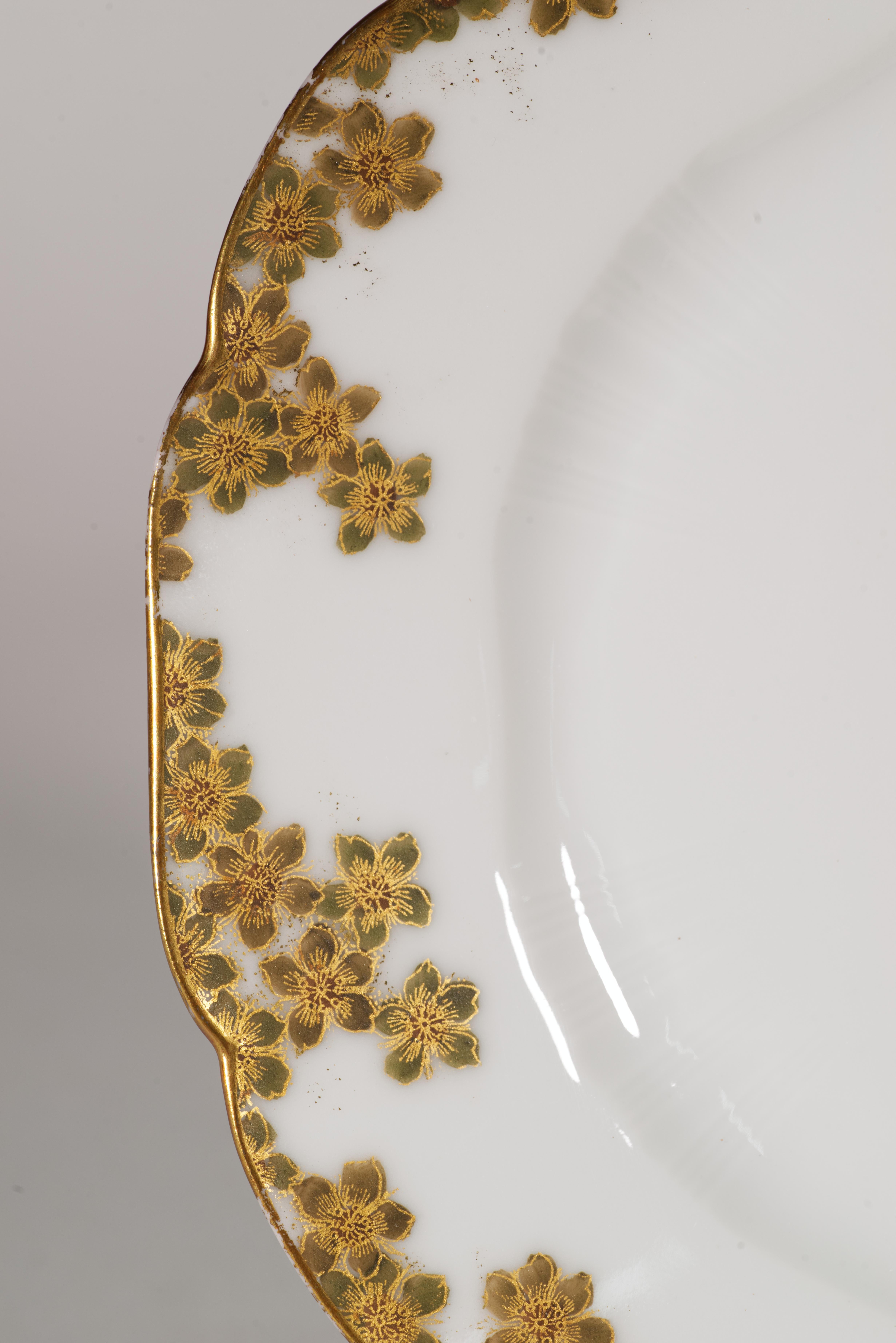 Haviland Limoges Juego de 6 Platos de Porcelana con Decoración Floral Dorada y Verde Musgo Art Nouveau en venta