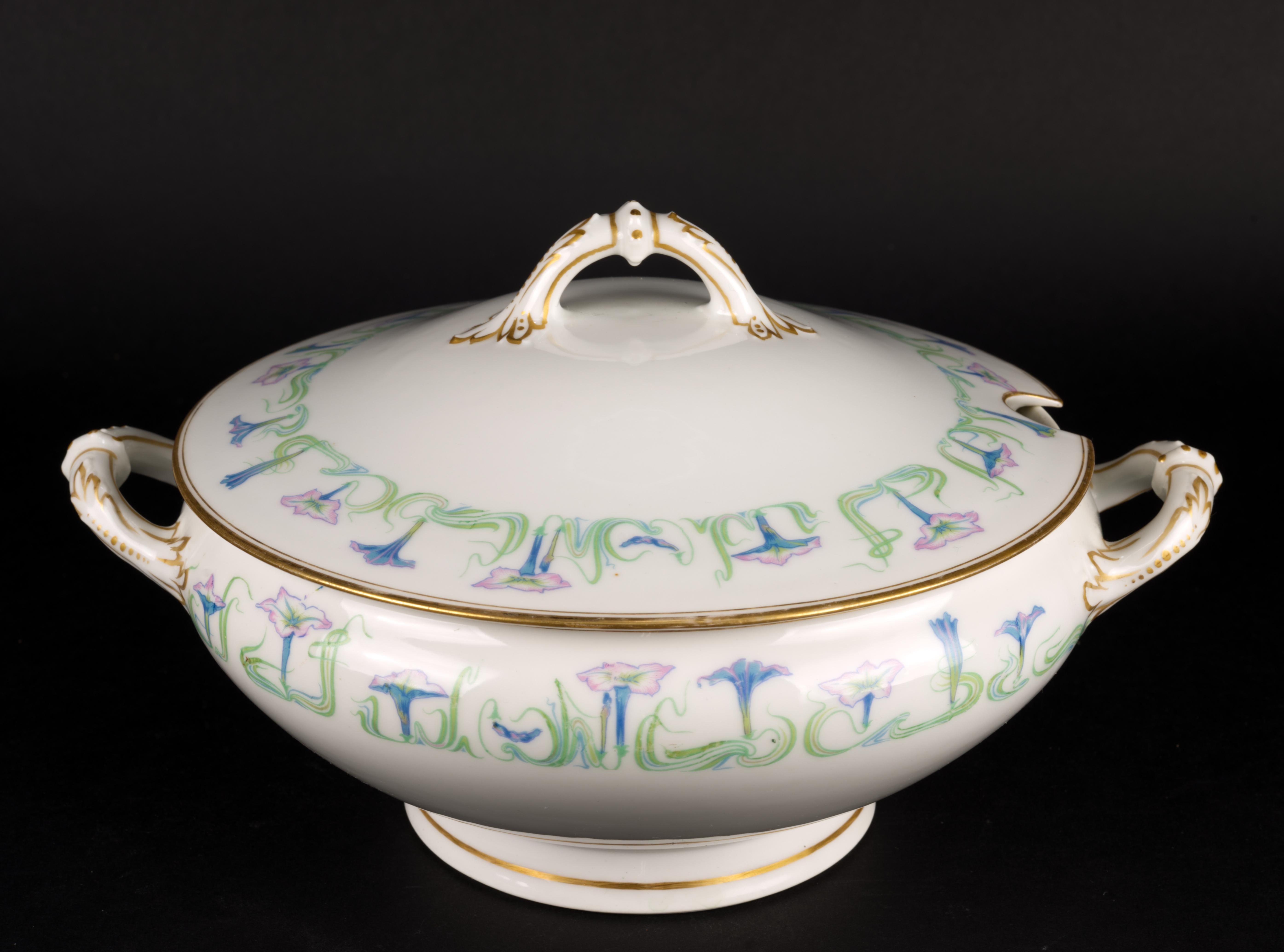 French Haviland Limoges Soup Tureen Schleiger 491, Art Deco Porcelain 1894-1931 For Sale