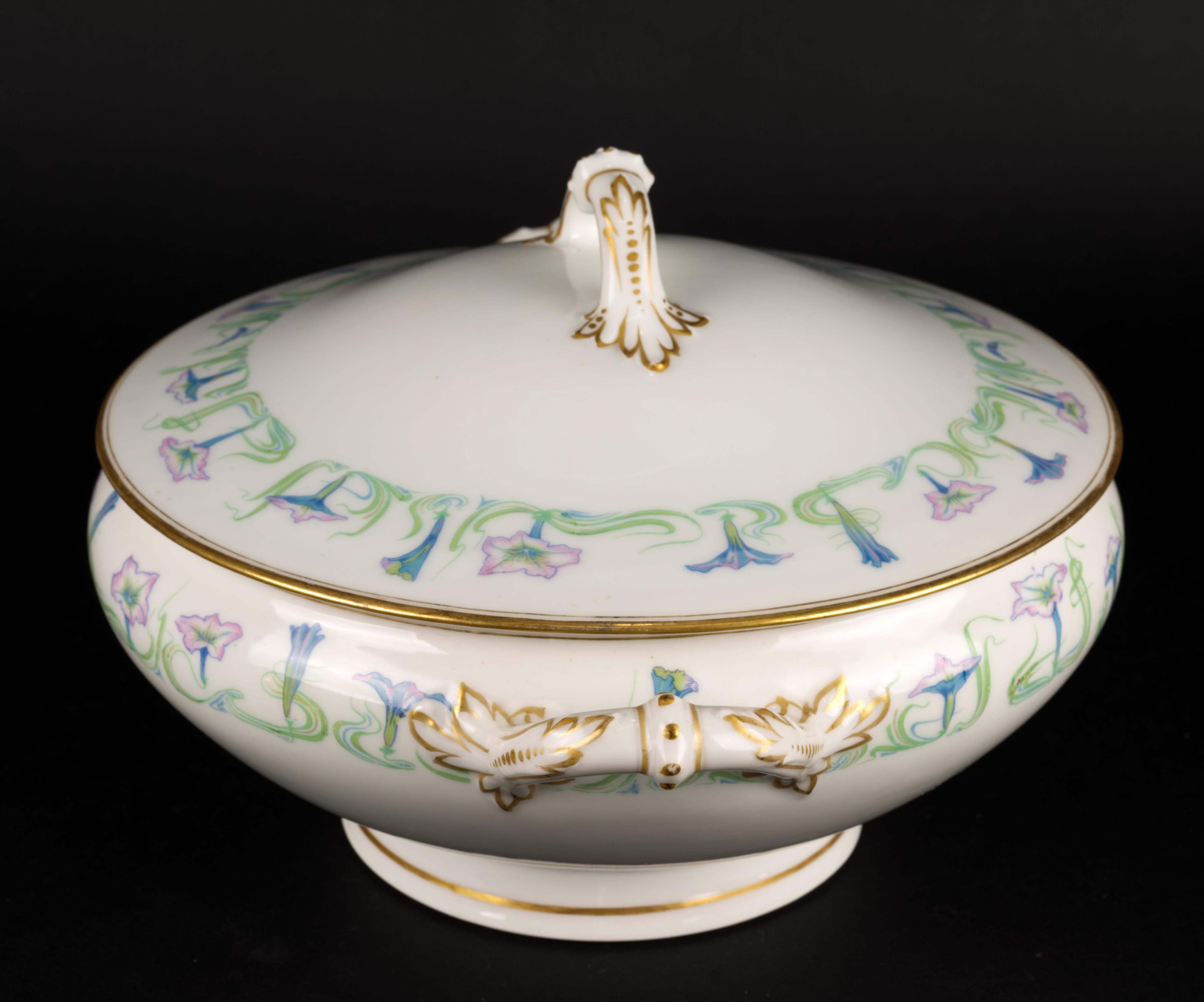 19th Century Haviland Limoges Soup Tureen Schleiger 491, Art Deco Porcelain 1894-1931 For Sale